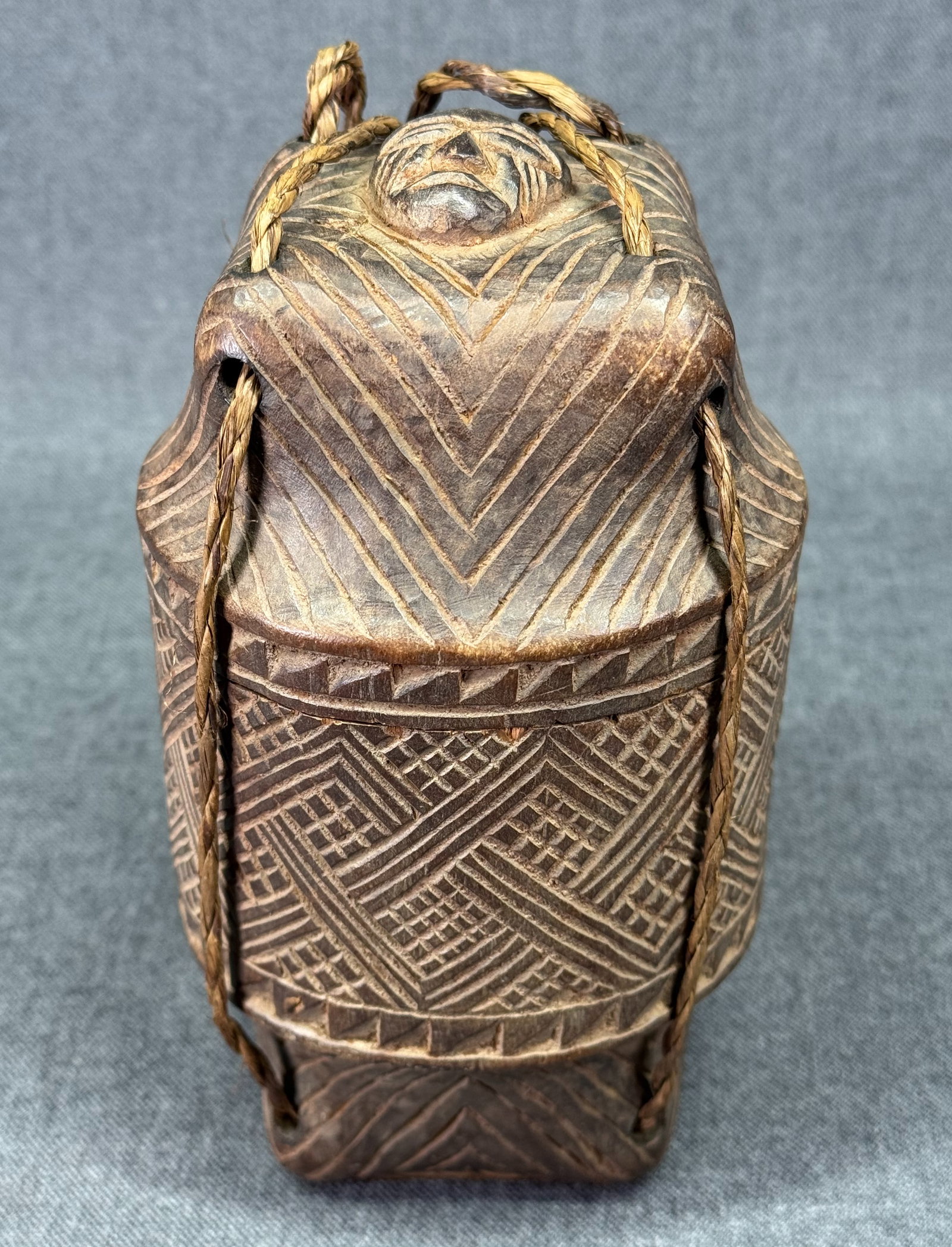 African Kuba DRC Box . Carved and decorated wood, fiber.: African Kuba DRC Box . Carved and decorated wood, fiber. For measures please refer to the pictures taken with a measuring tape. IN HOUSE FLAT SHIPPING & HANDLING COST WITHIN ALL THE U.S. : $19 To bypa
