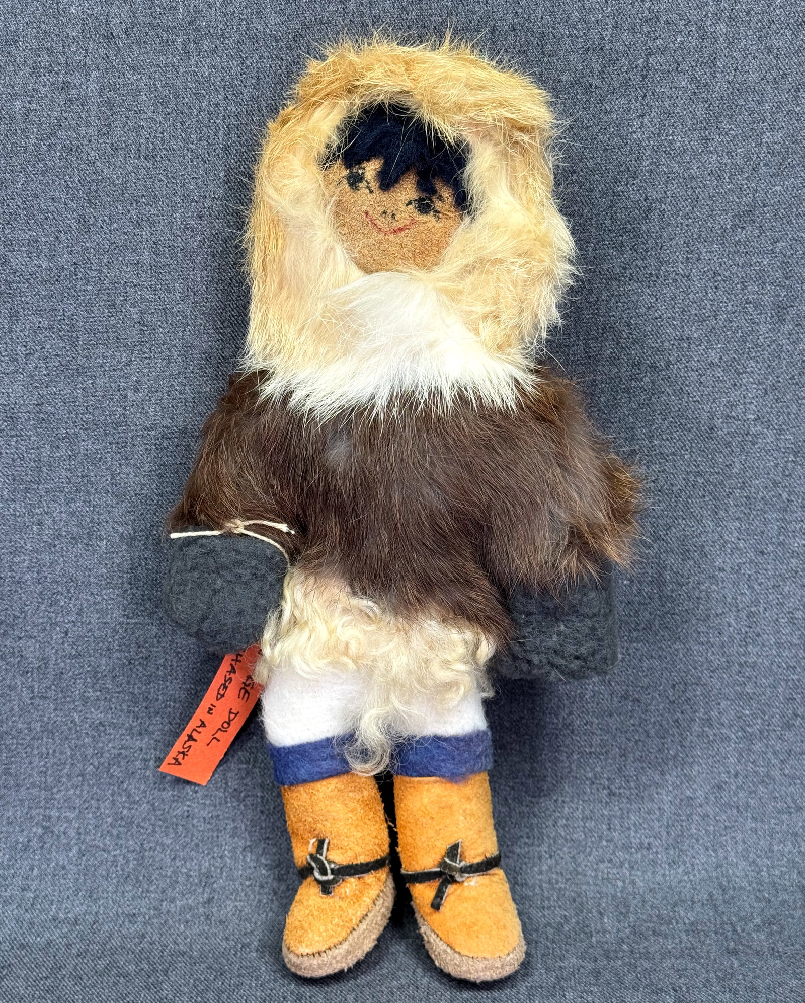 Vintage 1960s Alaska Native Inuit Doll. Eskimo Shop Tag. *J (1 of 10)