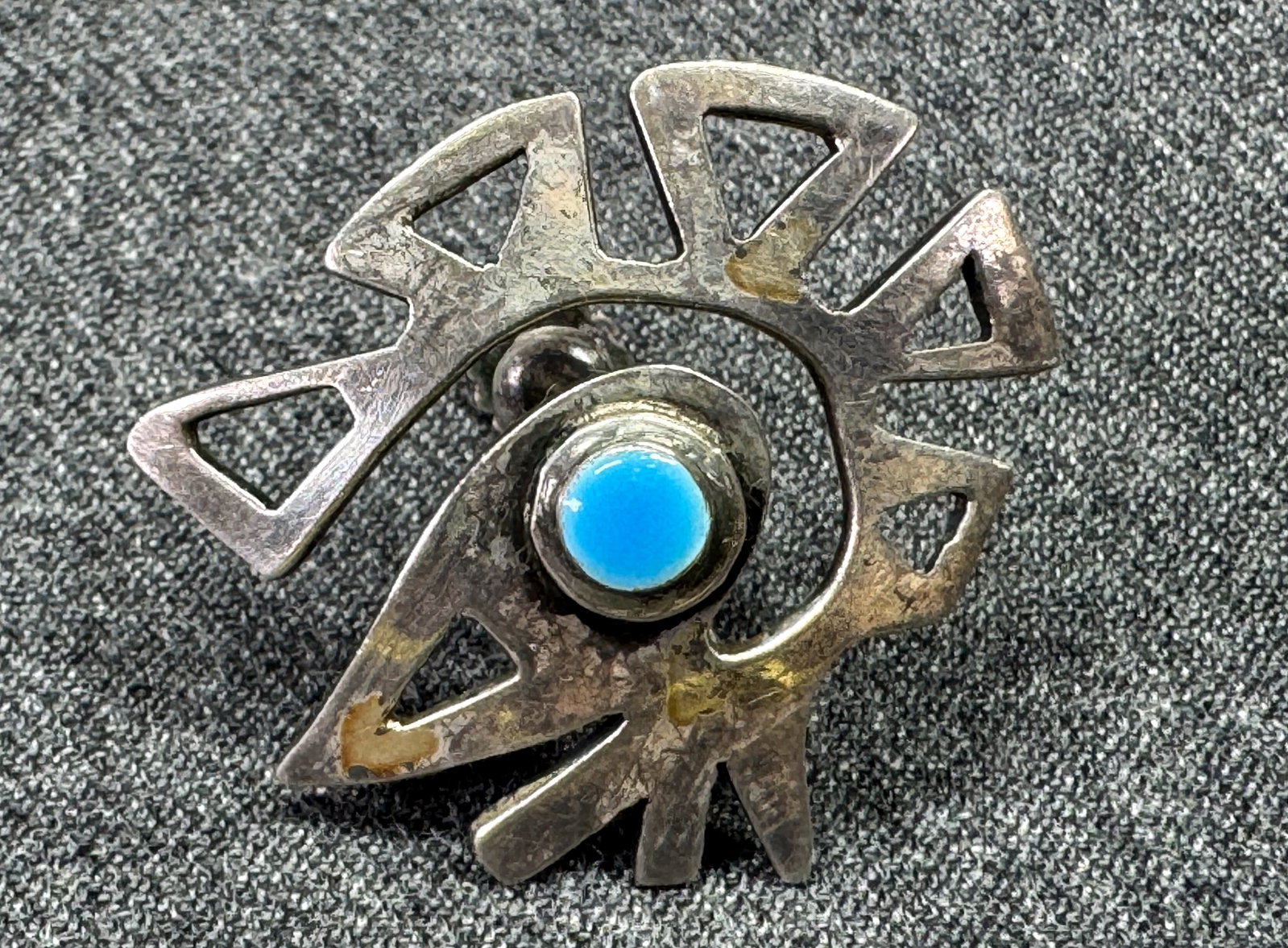 Vintage Graziela Laffi Peru enemel eye sterling silver screw back single earring: IN HOUSE FLAT SHIPPING & HANDLING COST WITHIN ALL THE U.S. : 7 To bypass LiveShipping, and use our In-House shipping service for 7 or shipping combined for multiple lots, please select “Arrange 