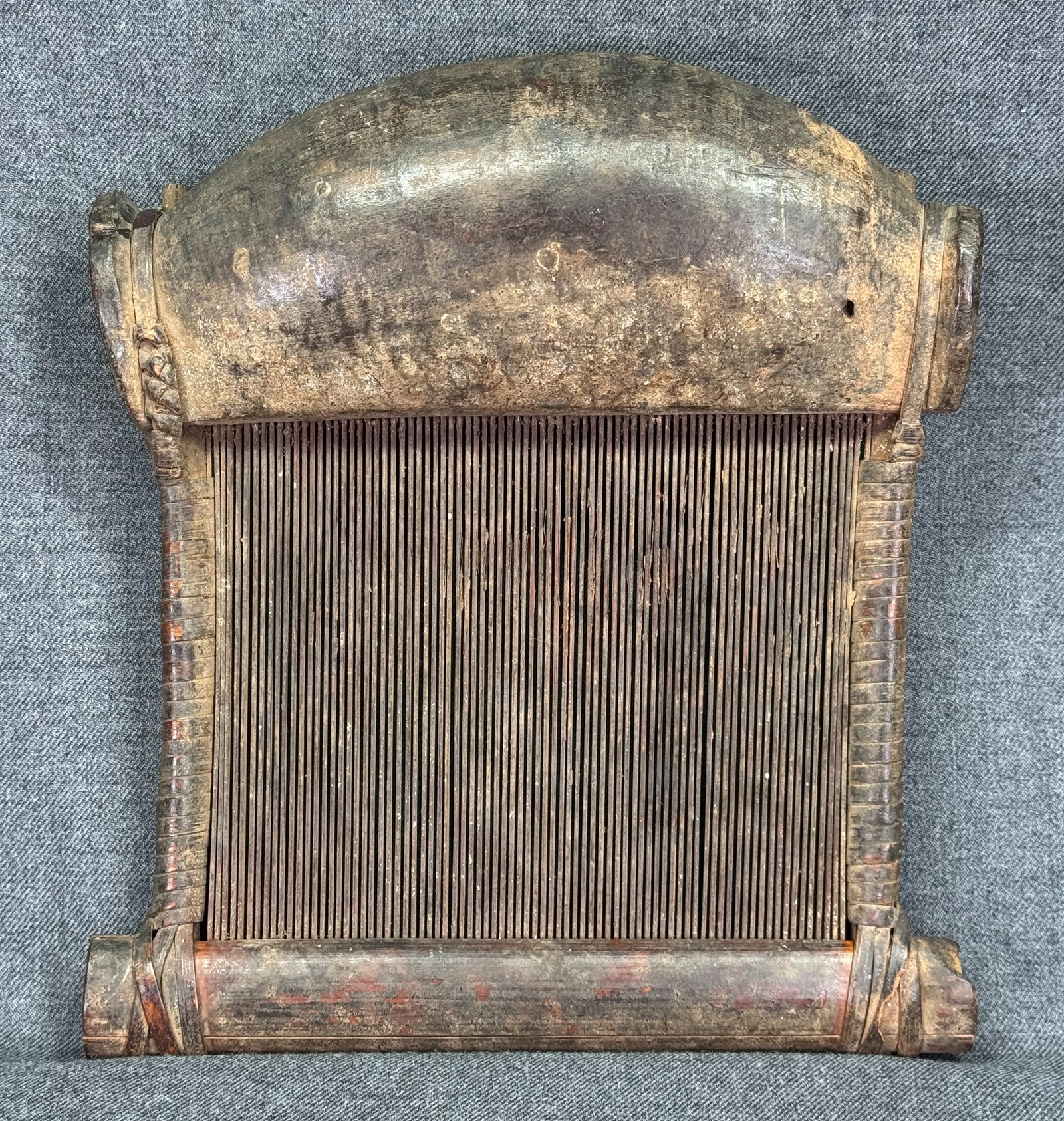 African Baule Ivory Coast Weaving Strip Loom Reed Beater Carved wood, fiber.: IN HOUSE FLAT SHIPPING & HANDLING COST WITHIN ALL THE U.S. : 16 To bypass LiveShipping, and use our In-House shipping service for 16 or shipping combined for multiple lots, please select “Arrang