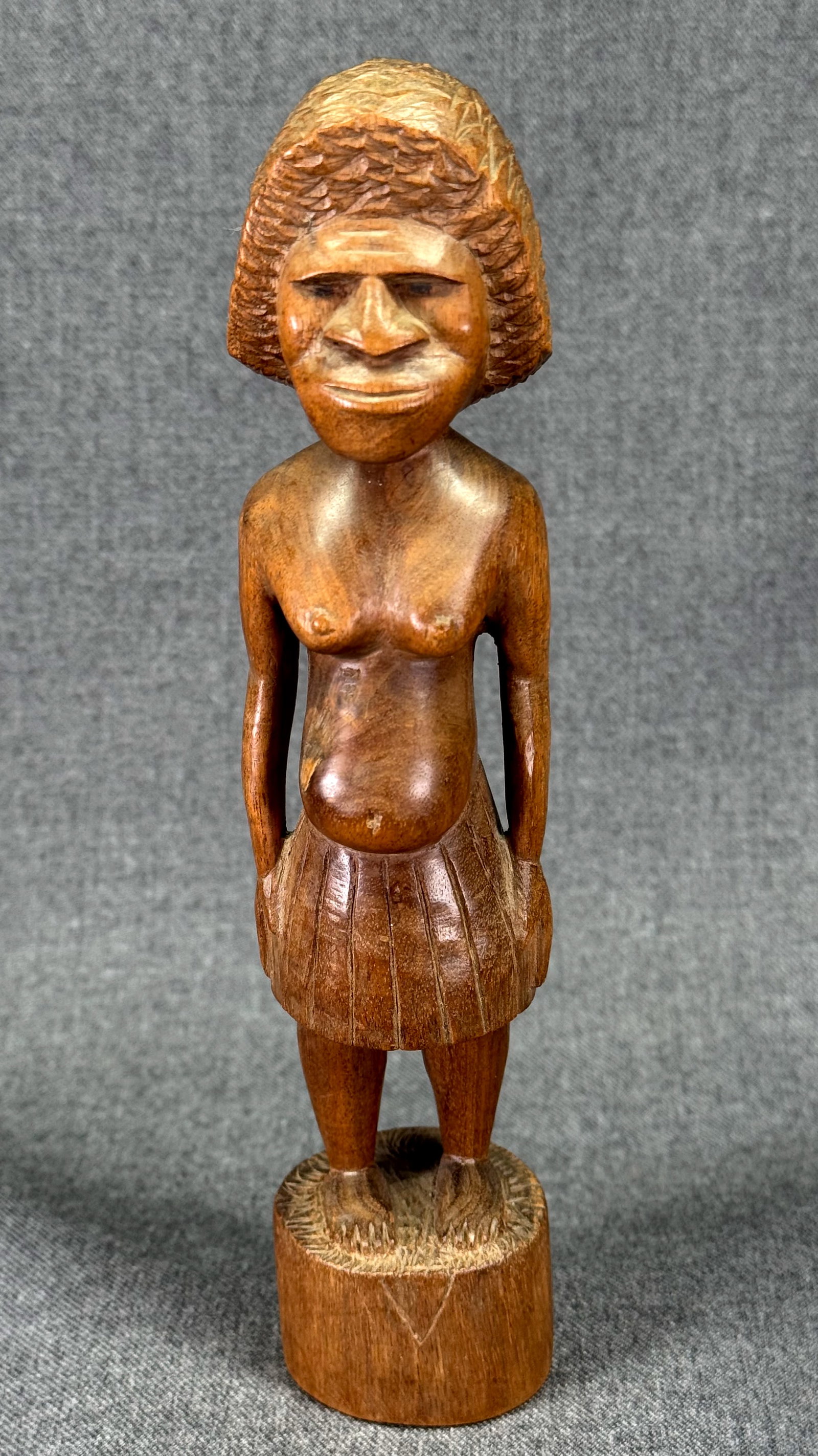 New Caledonia Kanak Female Figure. Carved wood. *B: New Caledonia Kanak Female Figure. Carved wood. For measures please refer to the pictures taken with a measuring tape. IN HOUSE FLAT SHIPPING & HANDLING COST WITHIN ALL THE U.S. : $12 To bypass LiveSh