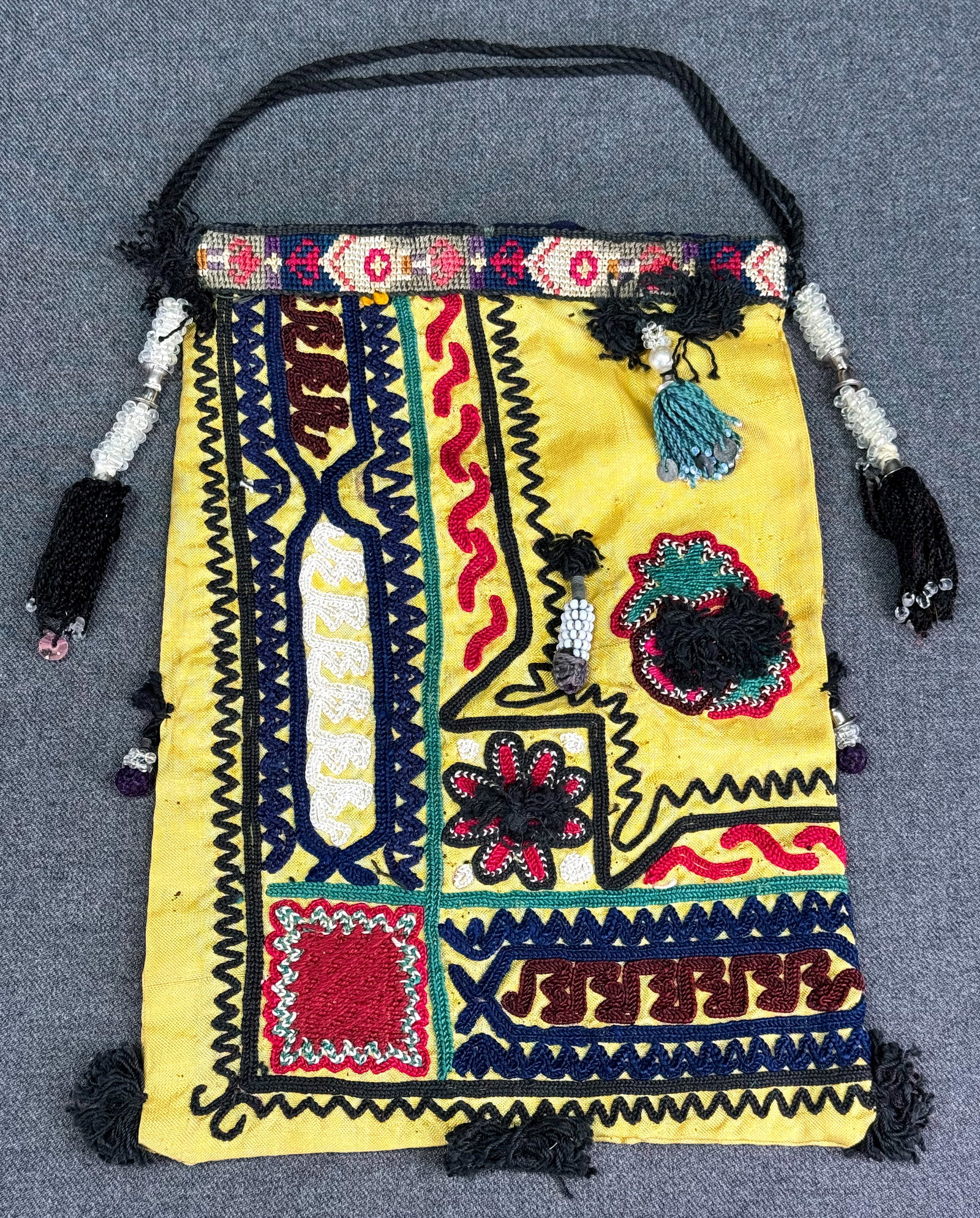 Vintage India ethnic embroidery and beaded fabric purse bag: IN HOUSE FLAT SHIPPING & HANDLING COST WITHIN ALL THE U.S. : 7 To bypass LiveShipping, and use our In-House shipping service for 7 or shipping combined for multiple lots, please select “Arrange 