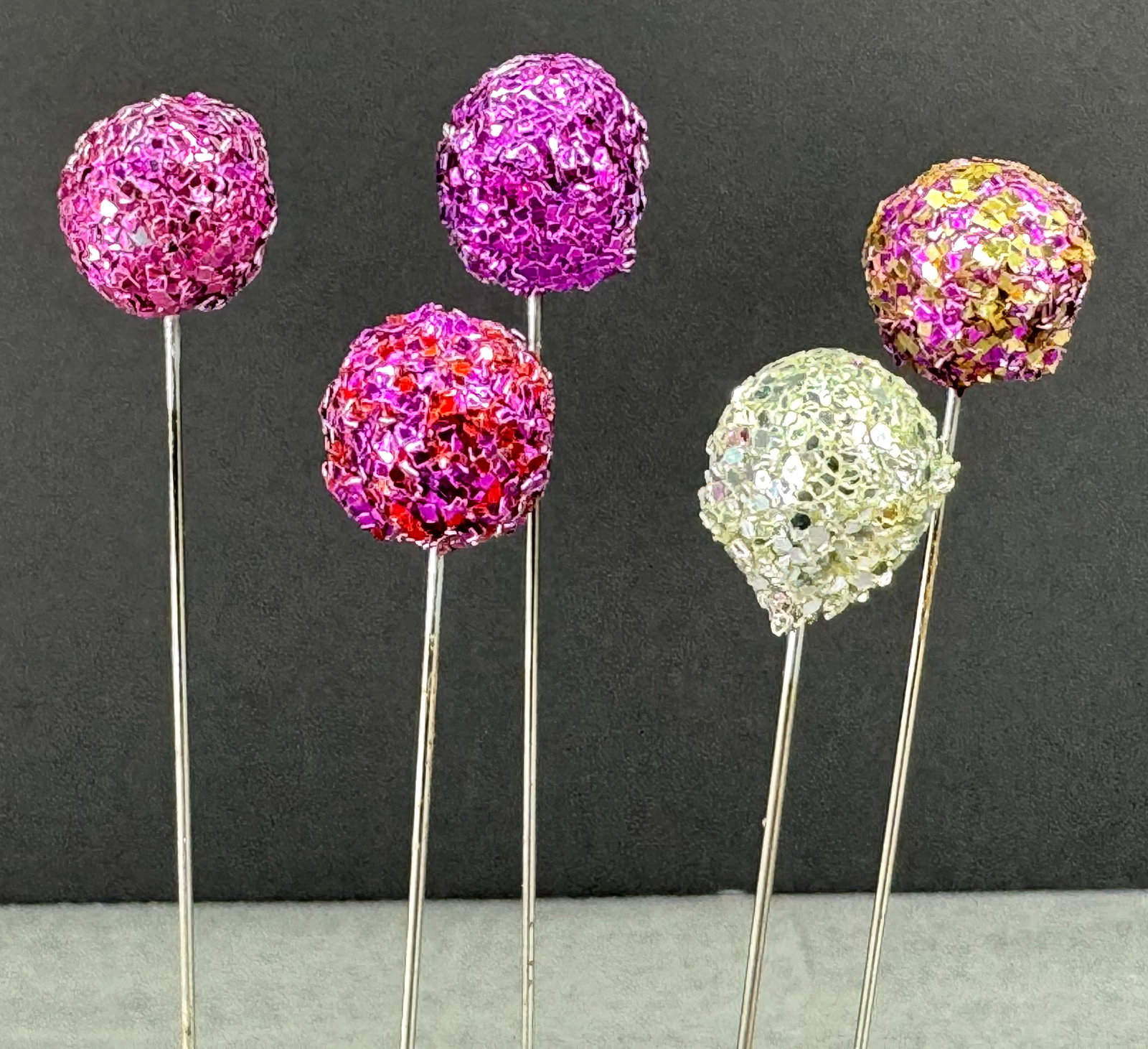 Vintage assorted silver & pinky glitter beads hat pins hatpins . Lot of 5: IN HOUSE FLAT SHIPPING & HANDLING COST WITHIN ALL THE U.S. : 7 To bypass LiveShipping, and use our In-House shipping service for 7 or shipping combined for multiple lots, please select “Arrange 
