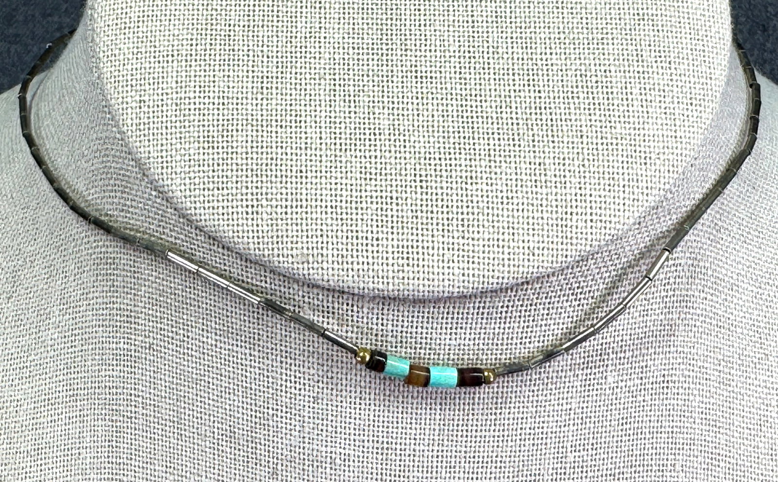 Vintage native American style turquoise, shell and liquid silver choker necklace: IN HOUSE FLAT SHIPPING & HANDLING COST WITHIN ALL THE U.S. : 7 To bypass LiveShipping, and use our In-House shipping service for 7 or shipping combined for multiple lots, please select “Arrange 
