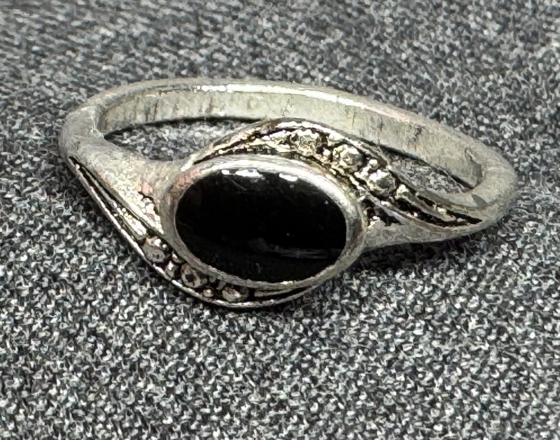 Vintage boho black enamel silver ring. *d: Vintage boho black enamel silver ring. Unreadable mark on the bottom of the band. For measures please refer to the pictures taken with a measuring tape.Weight: 2.24 Grams IN HOUSE FLAT SHIPPING & HAND