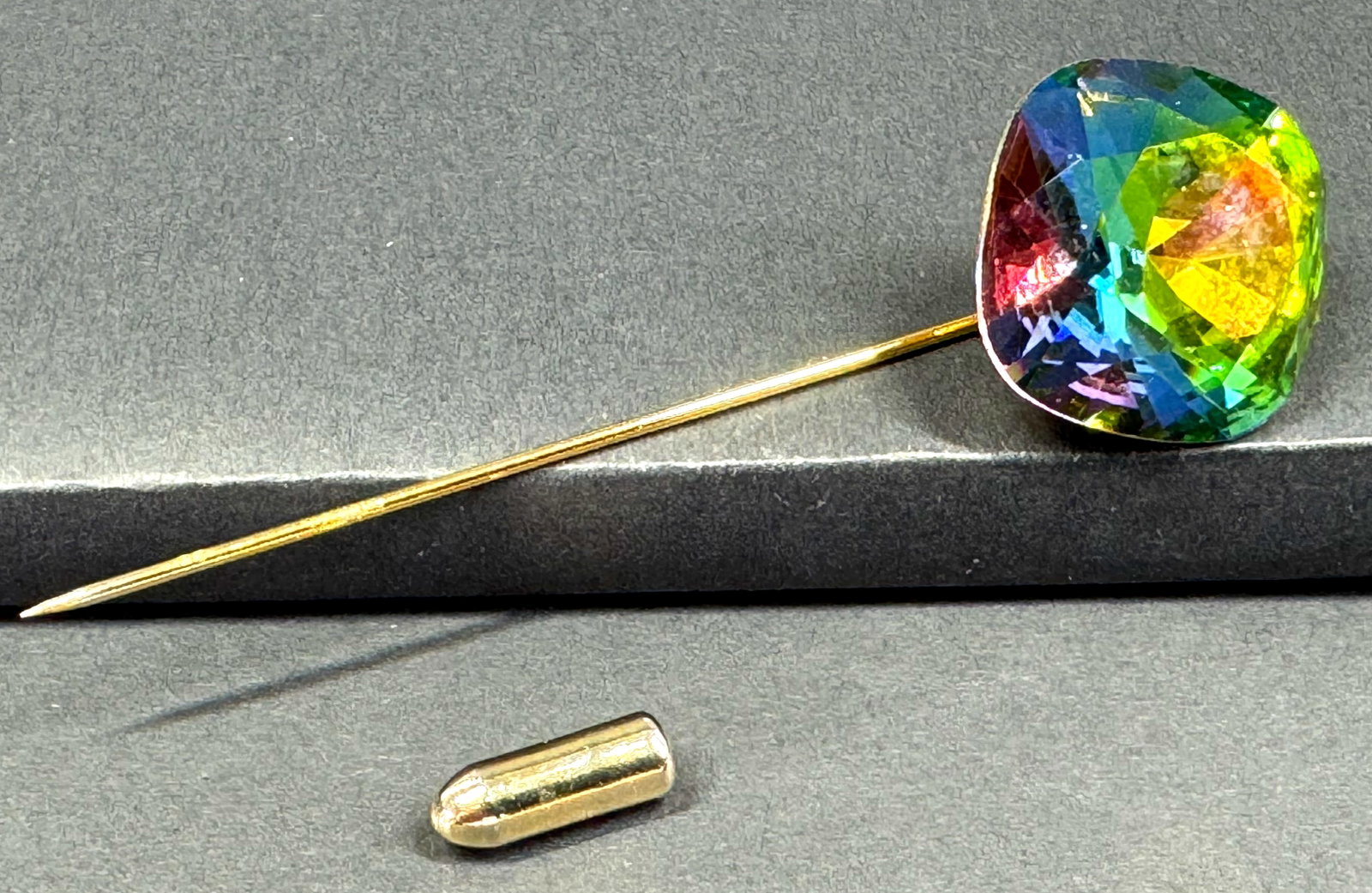 Vintage AB faceted crystal goldtone metal stick pin.: IN HOUSE FLAT SHIPPING & HANDLING COST WITHIN ALL THE U.S. : 7 To bypass LiveShipping, and use our In-House shipping service for 7 or shipping combined for multiple lots, please select “Arrange 