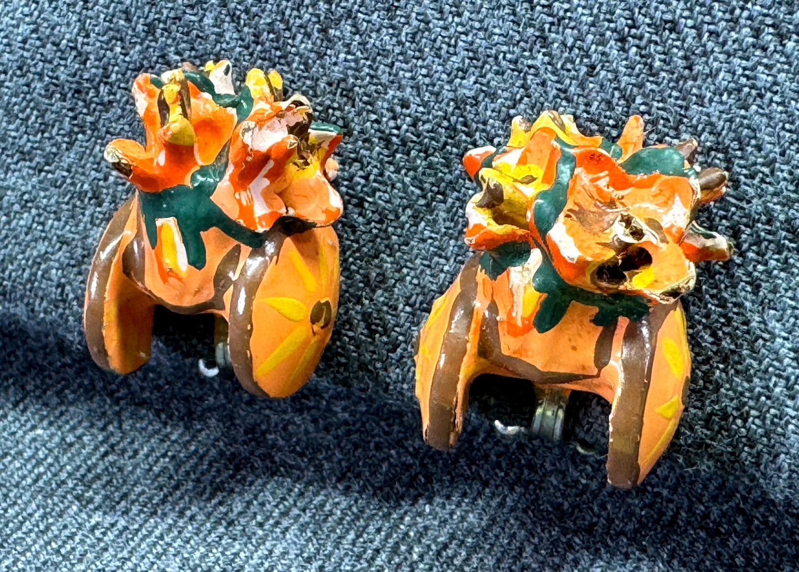 Vintage painted wooden wheelbarrow with flowers clip earrings.: IN HOUSE FLAT SHIPPING & HANDLING COST WITHIN ALL THE U.S. : 7 To bypass LiveShipping, and use our In-House shipping service for 7 or shipping combined for multiple lots, please select “Arrange 