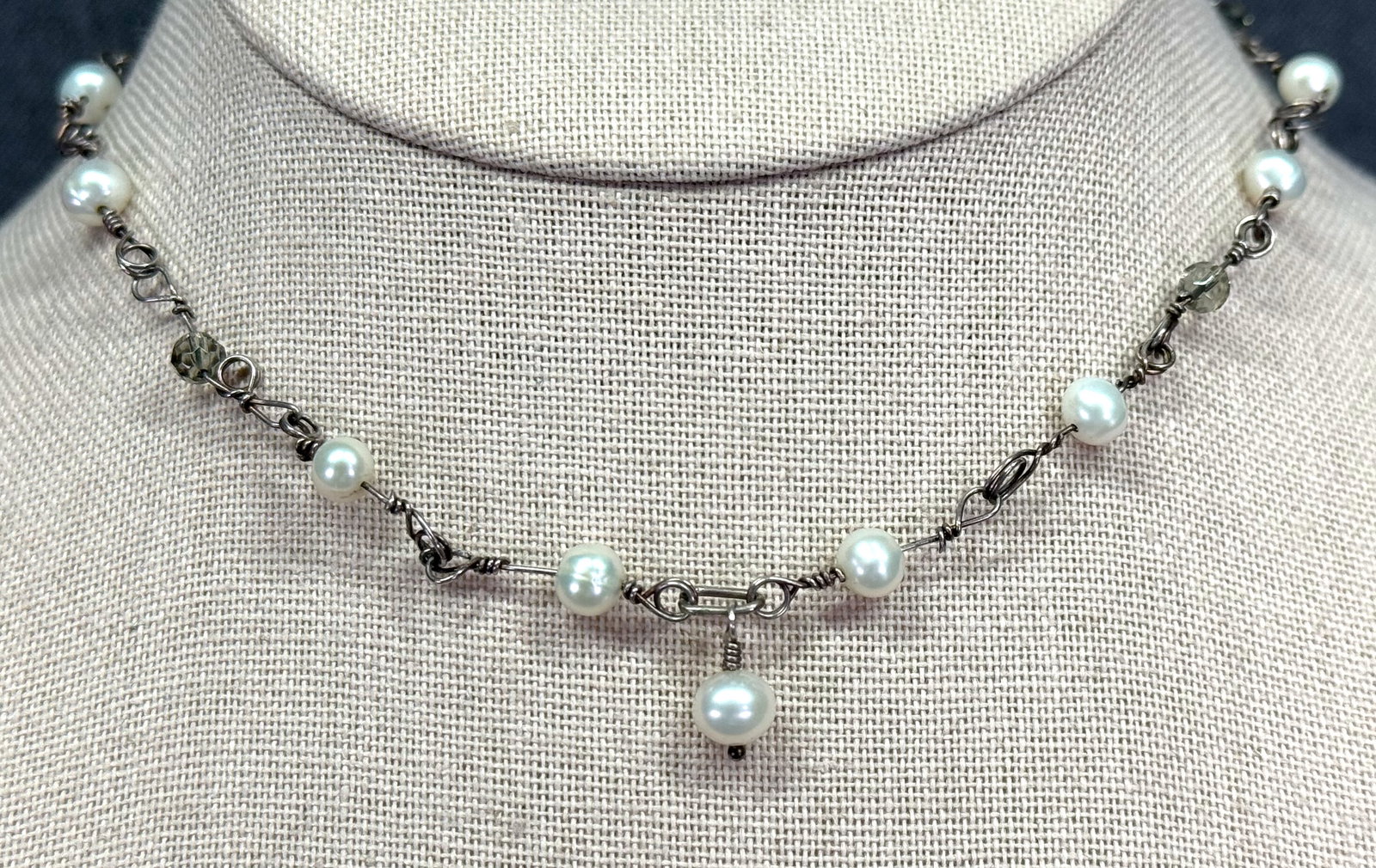 Artsy wired sterling silver baroque pearl & crystal beads necklace: IN HOUSE FLAT SHIPPING & HANDLING COST WITHIN ALL THE U.S. : 7 To bypass LiveShipping, and use our In-House shipping service for 7 or shipping combined for multiple lots, please select “Arrange 