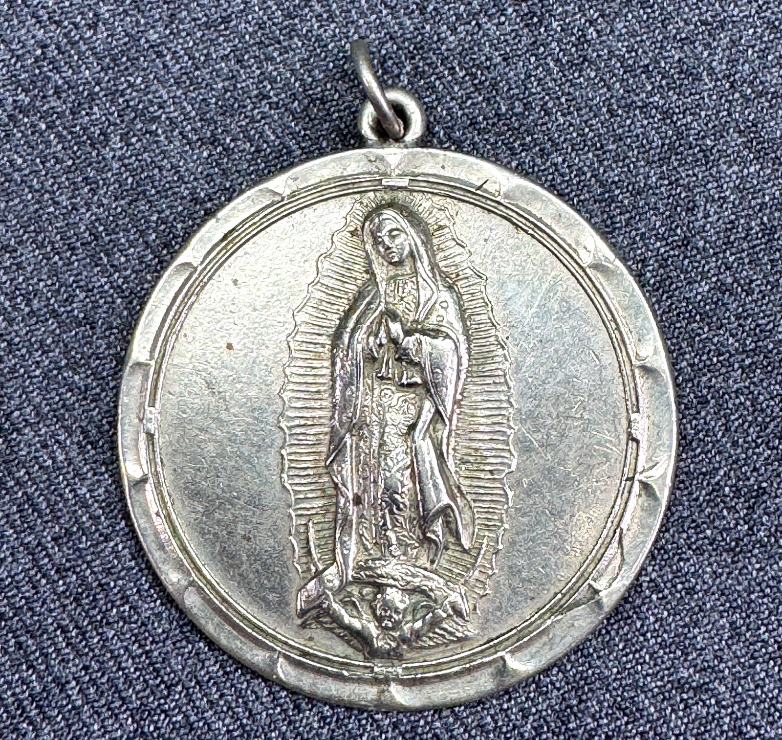 Antique Our Lady of Guadalupe Devotional Large Medal Pendant. *H: Antique Our Lady of Guadalupe Devotional Large Medal Pendant. Unmarked. For measures please refer to the pictures taken with a measuring tape. Weight:18 Grams. IN HOUSE FLAT SHIPPING & HANDLING COST W