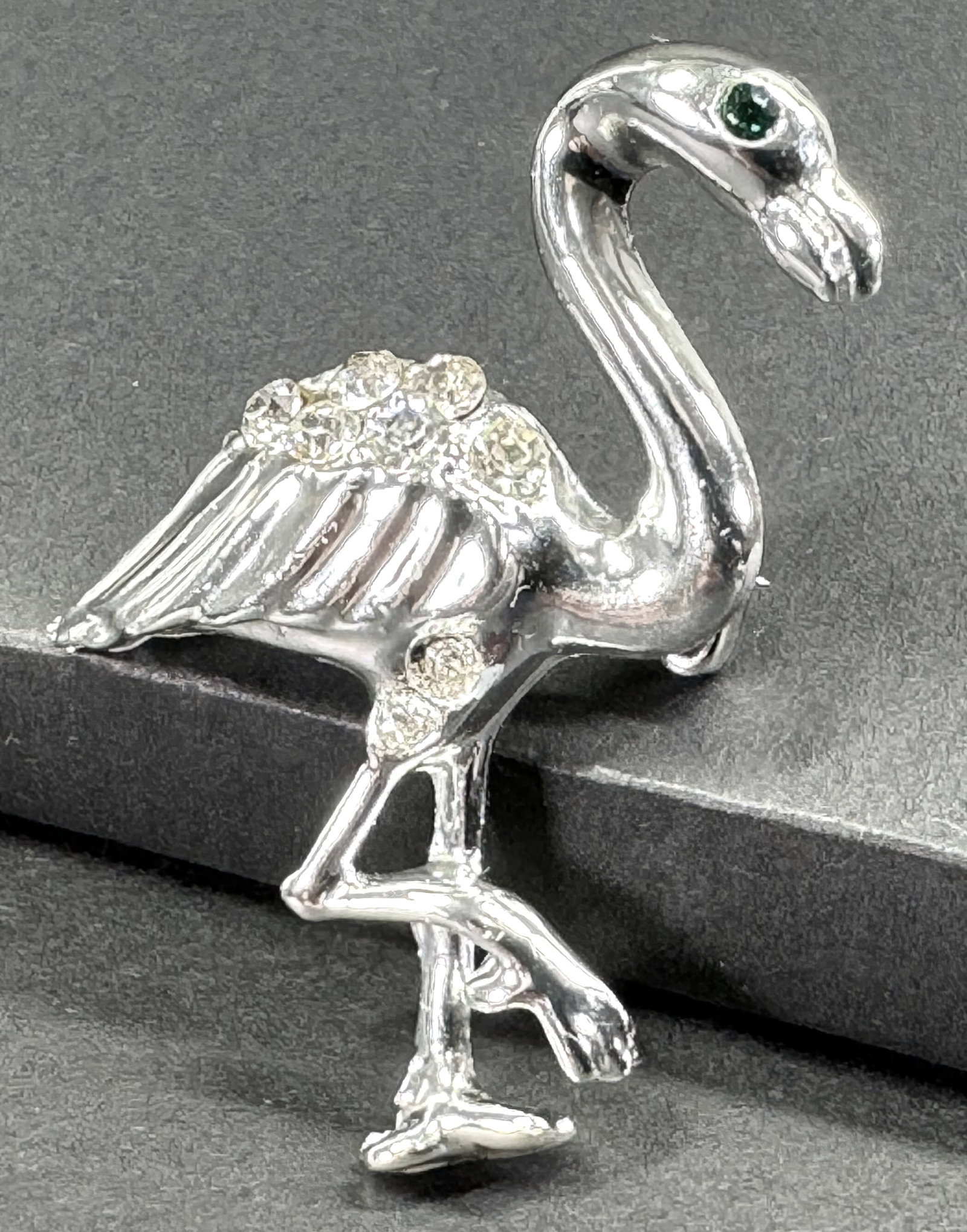 Vintage jeweled with rhinestones silvertone metal small stork pin brooch.: IN HOUSE FLAT SHIPPING & HANDLING COST WITHIN ALL THE U.S. : 7 To bypass LiveShipping, and use our In-House shipping service for 7 or shipping combined for multiple lots, please select “Arrange 