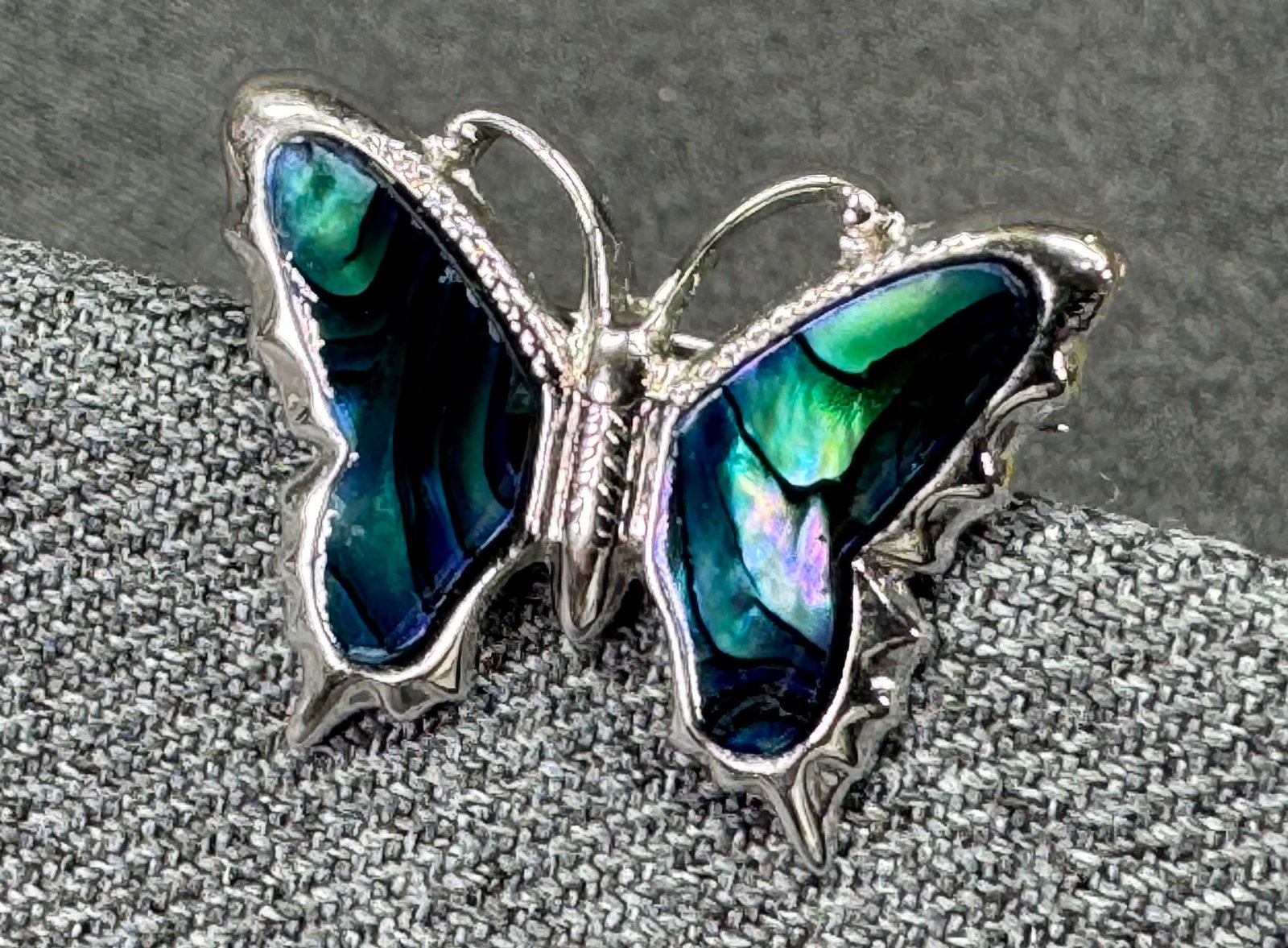 Vintage Rhodium-Plated Paua Abalone Shell Butterfly Brooch Pin. Unmarked. *L (1 of 4)