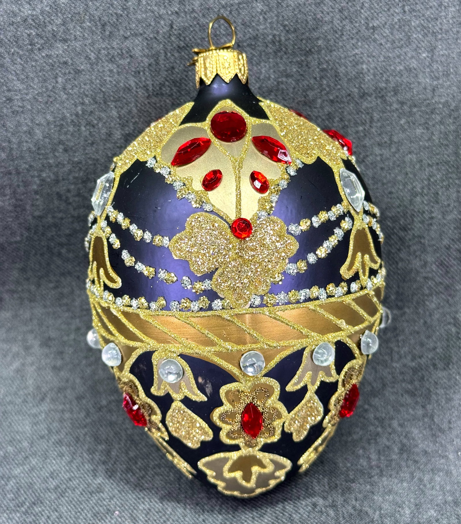Neiman Marcus 2015 Large Jeweled Egg Ornament. Tsar Style. *L: Neiman Marcus 2015 Large Jeweled Egg Ornament. Tsar Style. Butterfly dated tag. For measures please refer to the pictures taken with a measuring tape. Weight: 45 Grams. IN HOUSE FLAT SHIPPING & HANDLI