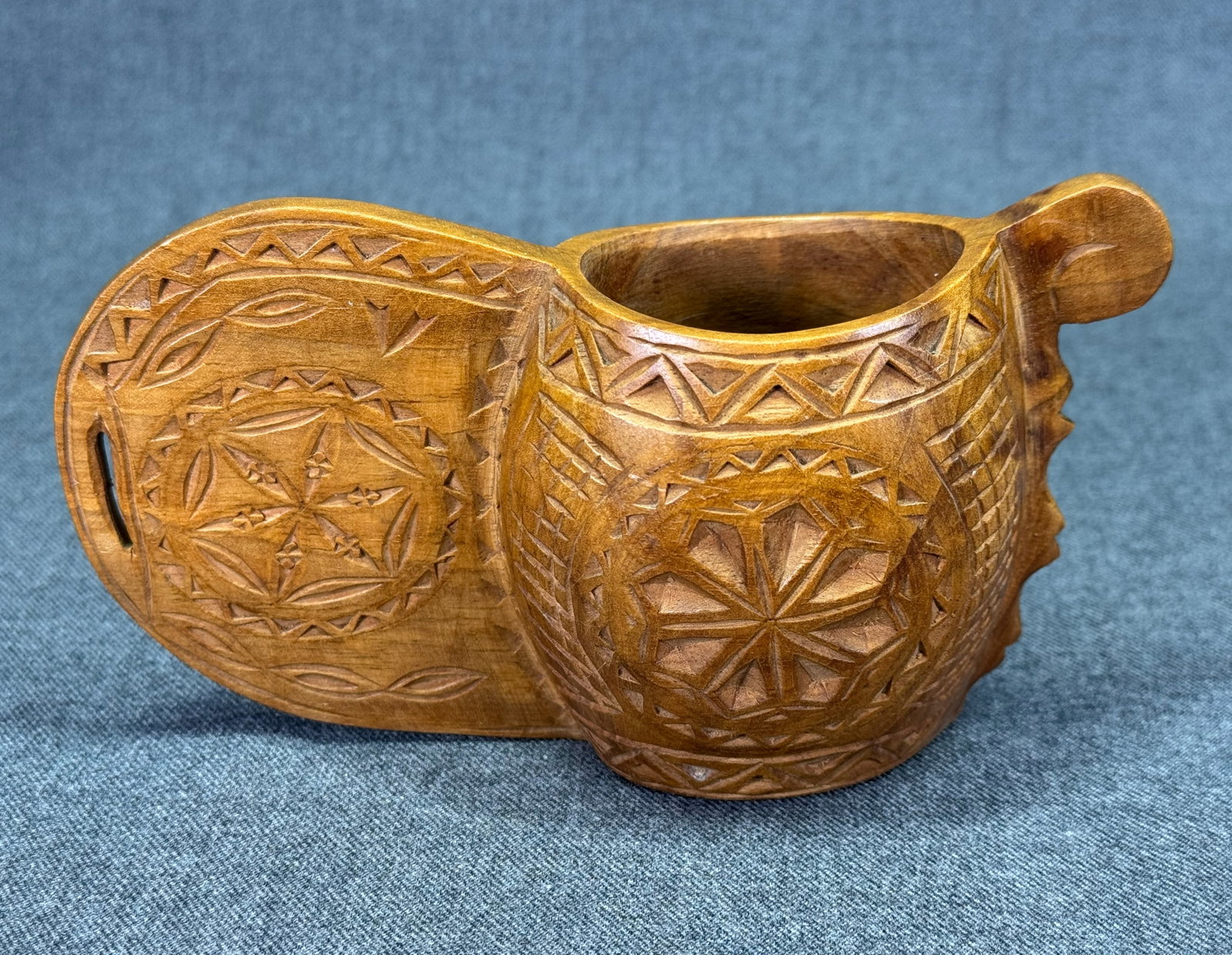 Vintage Yugoslavian Hand Carved Wooden Wedding Cup Shepherd Folk Art Rosette. *L: Vintage Yugoslavian Hand Carved Wooden Wedding Cup Shepherd Folk Art Rosette. Unmarked For measures please refer to the pictures taken with a measuring tape. Weight:100 Grams. IN HOUSE FLAT SHIPPING &
