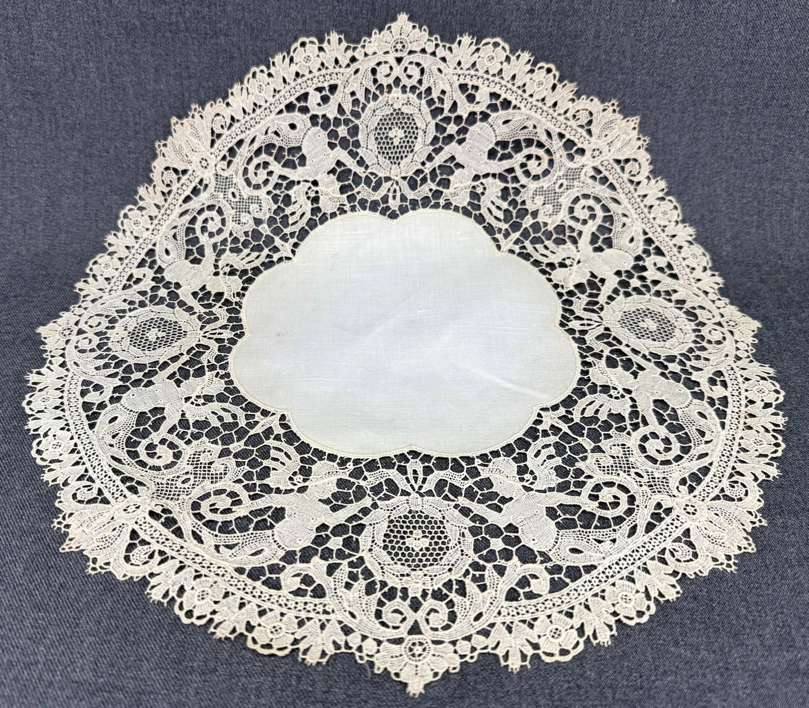 Antique Schiffli Figural Cameo Lace Table Doily. Linen Centerpiece. 12" *j (1 of 6)
