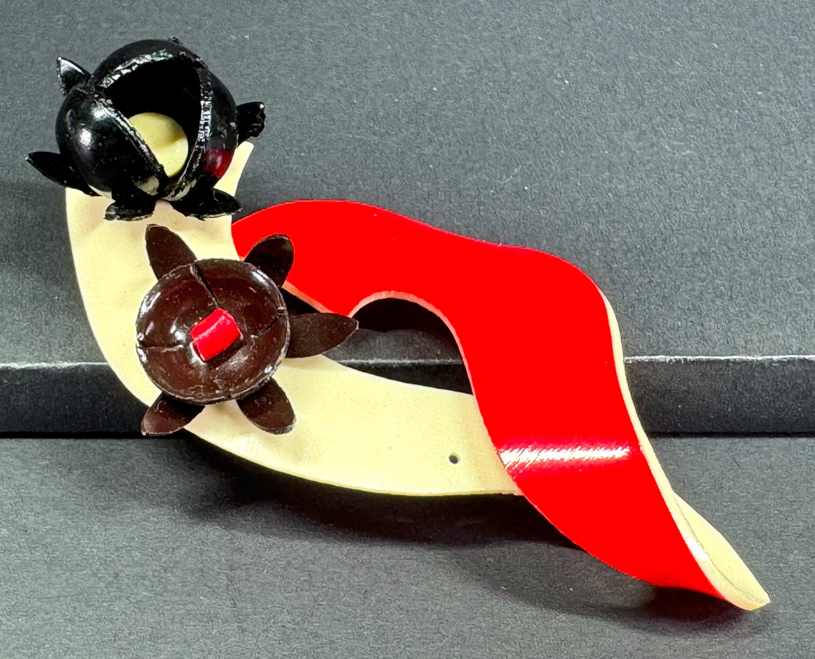 Vintage flapper celluloid flower applique for jewelry, millinery hat making: IN HOUSE FLAT SHIPPING & HANDLING COST WITHIN ALL THE U.S. : 7 To bypass LiveShipping, and use our In-House shipping service for 7 or shipping combined for multiple lots, please select “Arrange 