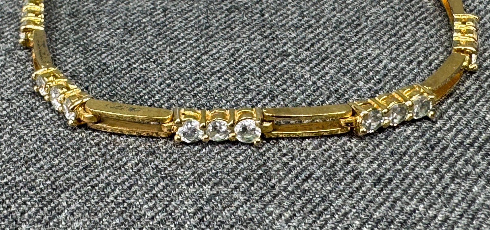 Cubic Zirconia Gilt Sterling Tennis Bracelet . Marked: IN HOUSE FLAT SHIPPING & HANDLING COST WITHIN ALL THE U.S. : $7 To bypass LiveShipping, and use our In-House shipping service for $7 or shipping combined for multiple lots, please select “Arrang