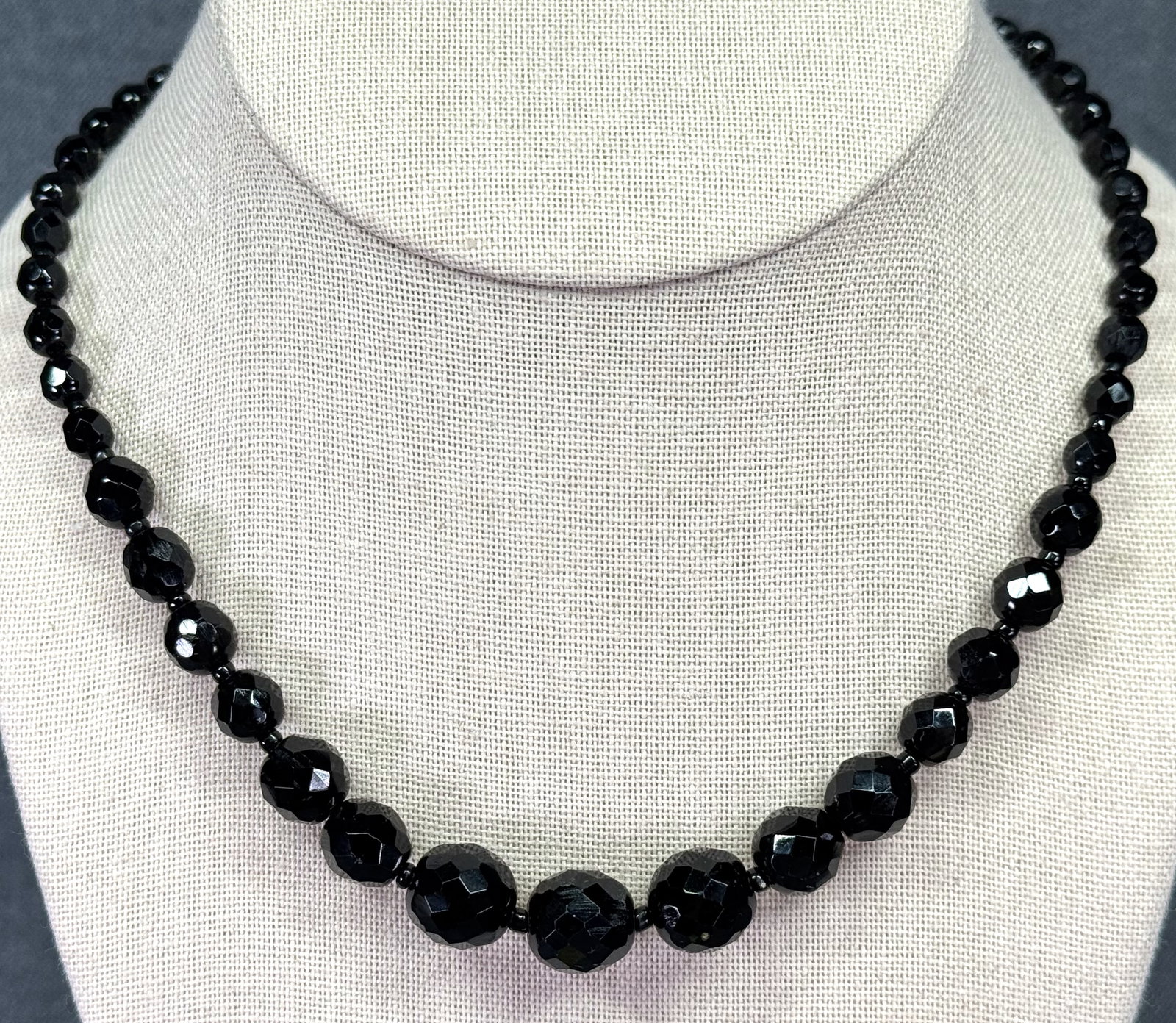 Vintage faceted black glass graduated beaded necklace: IN HOUSE FLAT SHIPPING & HANDLING COST WITHIN ALL THE U.S. : $7 To bypass LiveShipping, and use our In-House shipping service for $7 or shipping combined for multiple lots, please select “Arrang