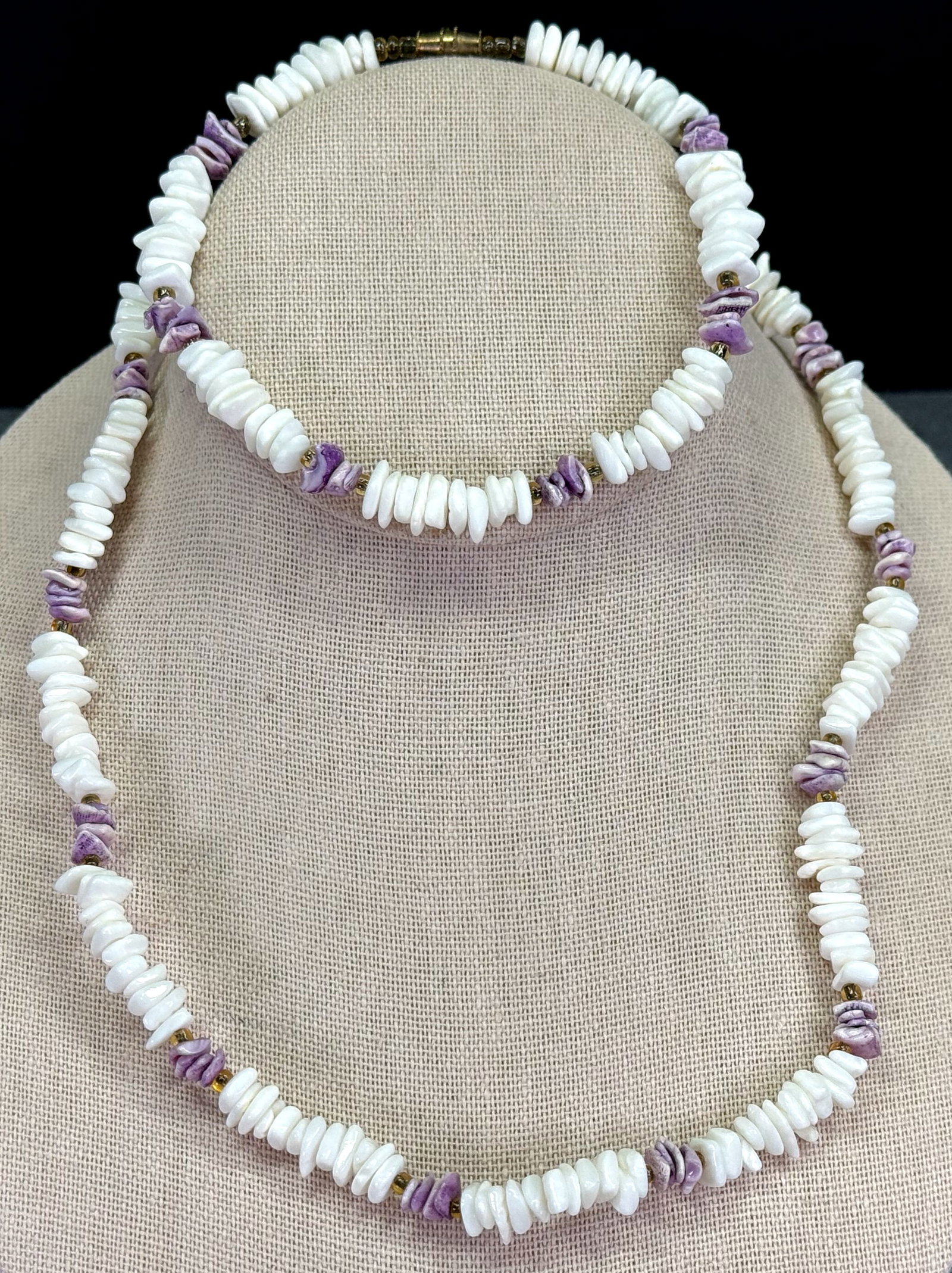Vintage purple and white shell chips beaded choker and anklet: IN HOUSE FLAT SHIPPING & HANDLING COST WITHIN ALL THE U.S. : 7 To bypass LiveShipping, and use our In-House shipping service for 7 or shipping combined for multiple lots, please select “Arrange 