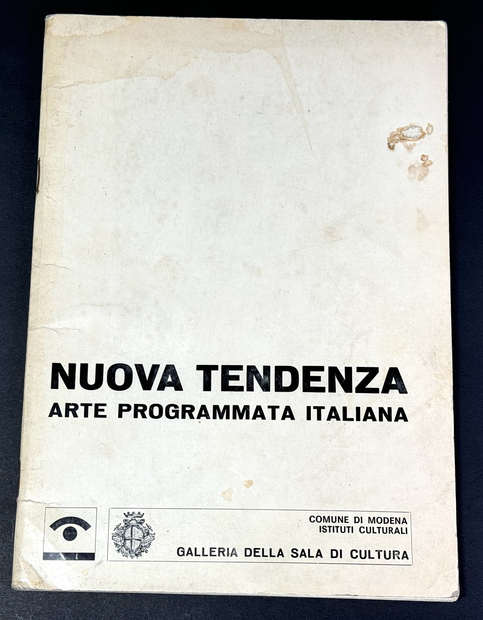 Nuova Tendenza Arte Programmata Italiana Lucio Fontana & others Exhibition Catalog 1967.: IN HOUSE FLAT SHIPPING & HANDLING COST WITHIN ALL THE U.S. : 7 To bypass LiveShipping, and use our In-House shipping service for 7 or shipping combined for multiple lots, please select “Arrange 