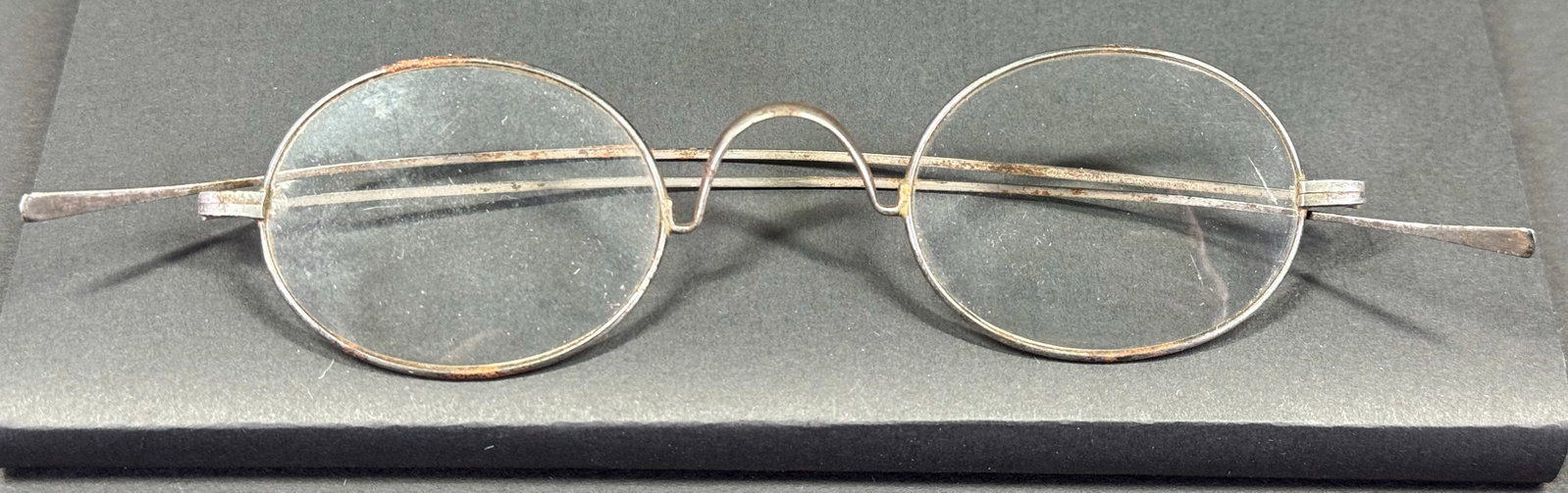 Antique silvertone metal oval spectacle eyeglasses. (1 of 14)