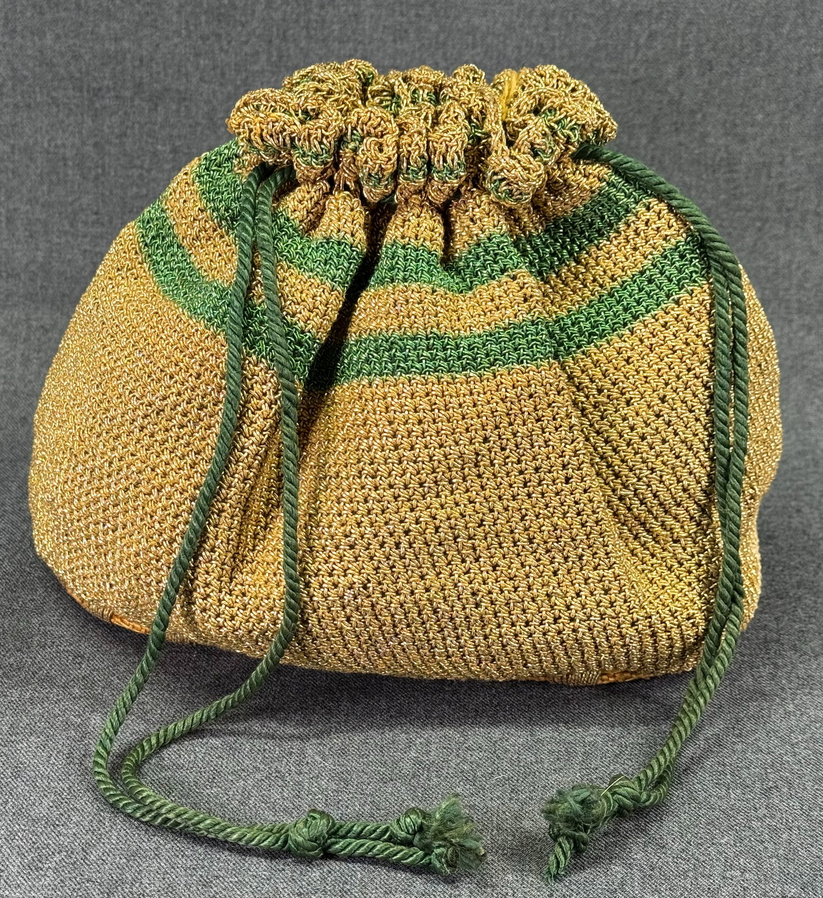 Vintage goldtoned and greenish crocheted drawstring purse bag: IN HOUSE FLAT SHIPPING & HANDLING COST WITHIN ALL THE U.S. : 10 To bypass LiveShipping, and use our In-House shipping service for 10 or shipping combined for multiple lots, please select “Arrang
