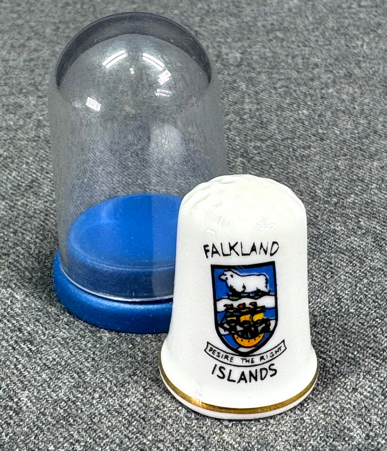 Vintage Falkland Islands Souvenir Thimble In Dome Case: IN HOUSE FLAT SHIPPING & HANDLING COST WITHIN ALL THE U.S. : 7 To bypass LiveShipping, and use our In-House shipping service for 7 or shipping combined for multiple lots, please select “Arrange 