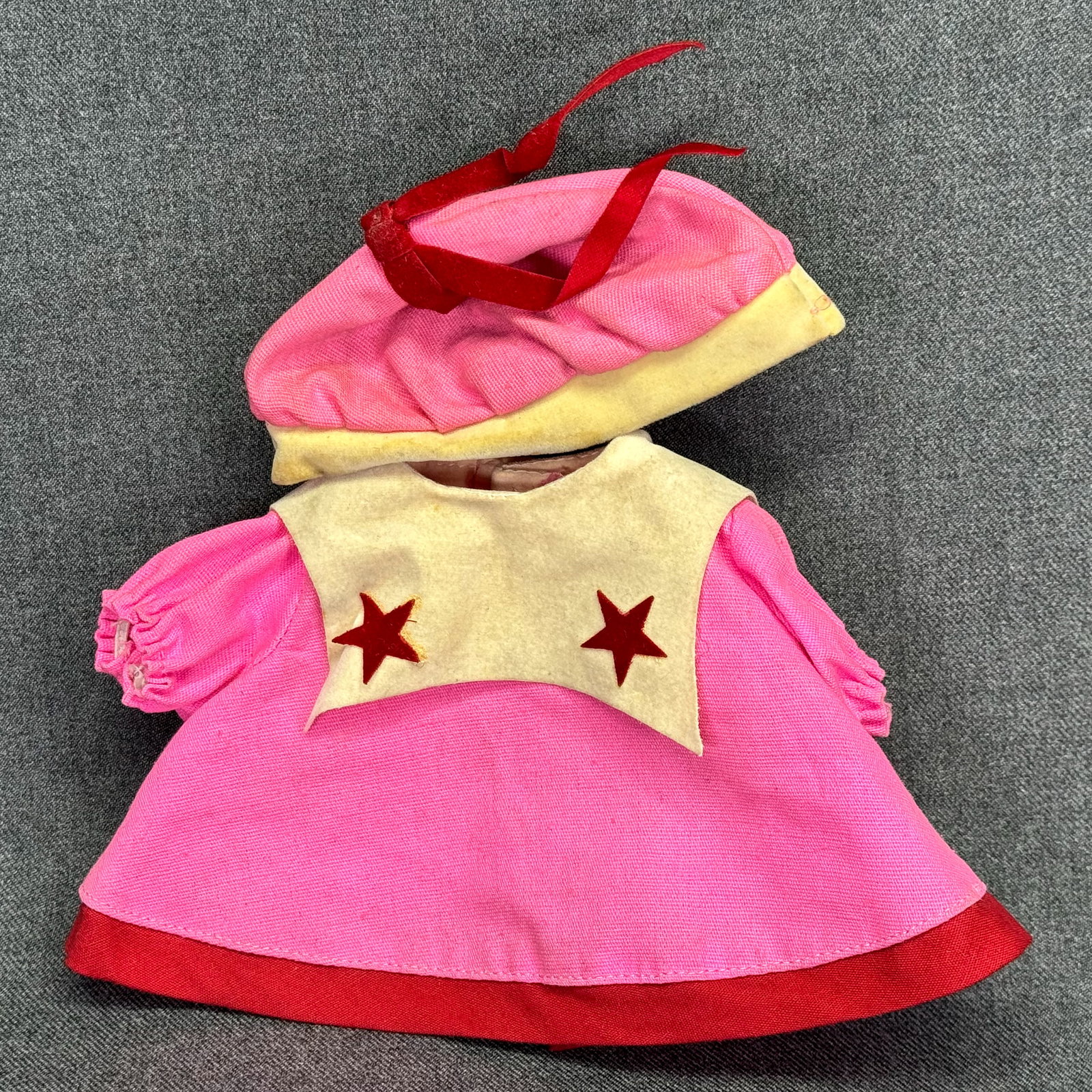Vintage 1960s Ideal Toy Co. Sister Thumbelina Original Pink Dress & Star Collar Beret. (1 of 5)