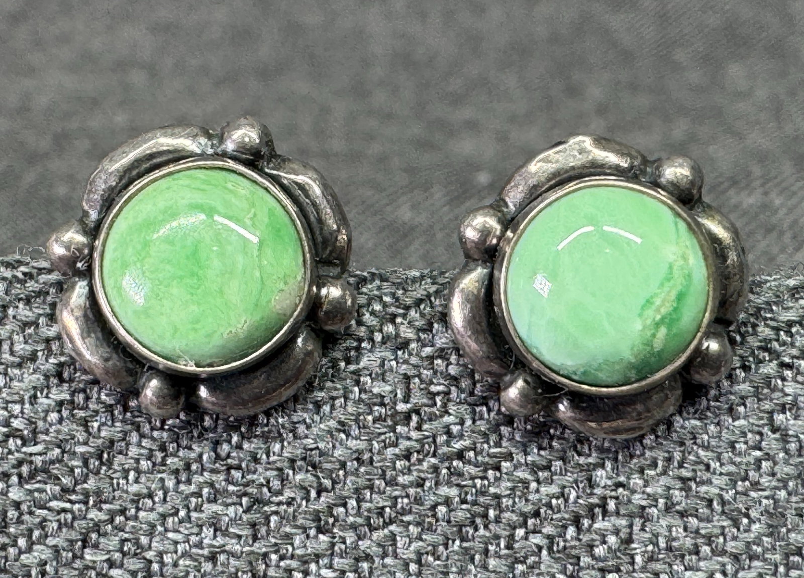 Southwestern Style 5 Star Sterling reconstituted Turquoise Floral Stud Earrings. *n (1 of 6)