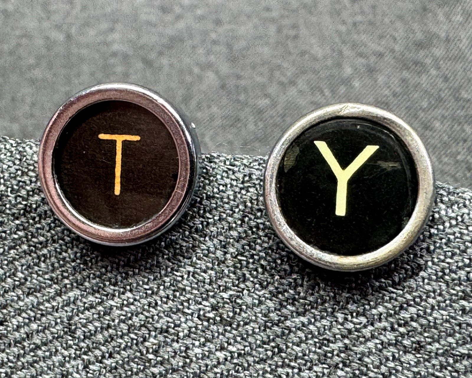 Vintage "TY" (Thank You) Typewriter Key Post Earrings. #n: Vintage "TY" (Thank You) Typewriter Key Post Earrings. Unmarked. For measures please refer to the pictures taken with a measuring tape. Weight: 5 Grams. IN HOUSE FLAT SHIPPING & HANDLING COST WITHIN A