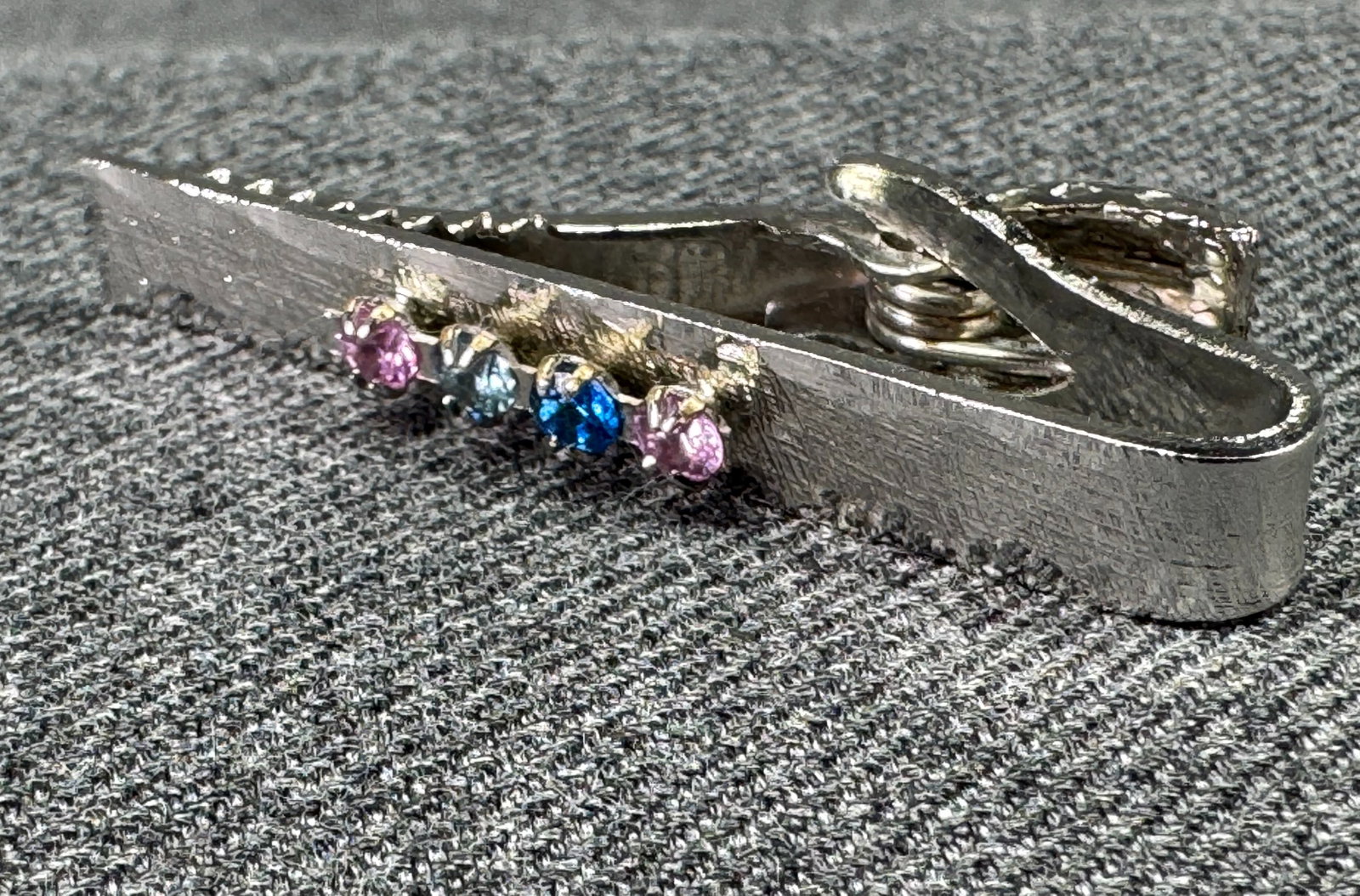 1960s Rhinestones 12K GF Tie Bar. #n: Vintage Mid Century 1/20 12K GF Silver-tone Multi Color Rhinestone 2" Tie Clip Bar. Marked . For measures please refer to the pictures taken with a measuring tape. Weight: 5 Grams. IN HOUSE FLAT SHIPP