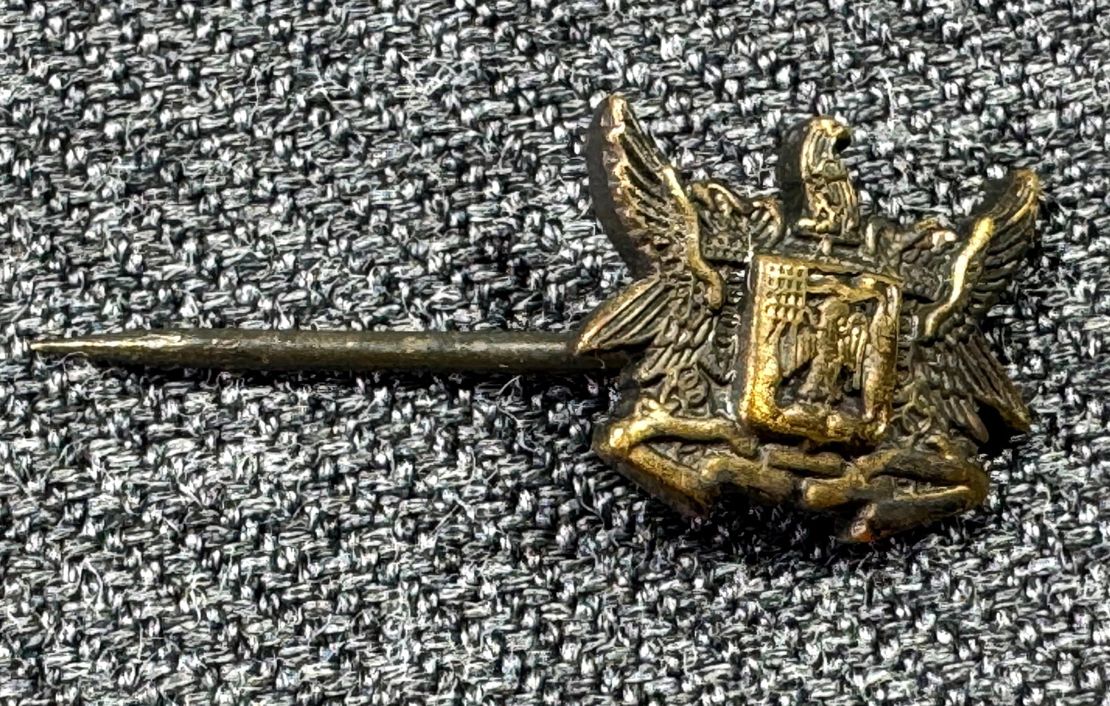 Antique military lapel pin. *n: Antique military lapel pin.. Unmarked. For measures please refer to the pictures taken with a measuring tape. Weight: 1 Grams. IN HOUSE FLAT SHIPPING & HANDLING COST WITHIN ALL THE U.S. : $7 To bypass