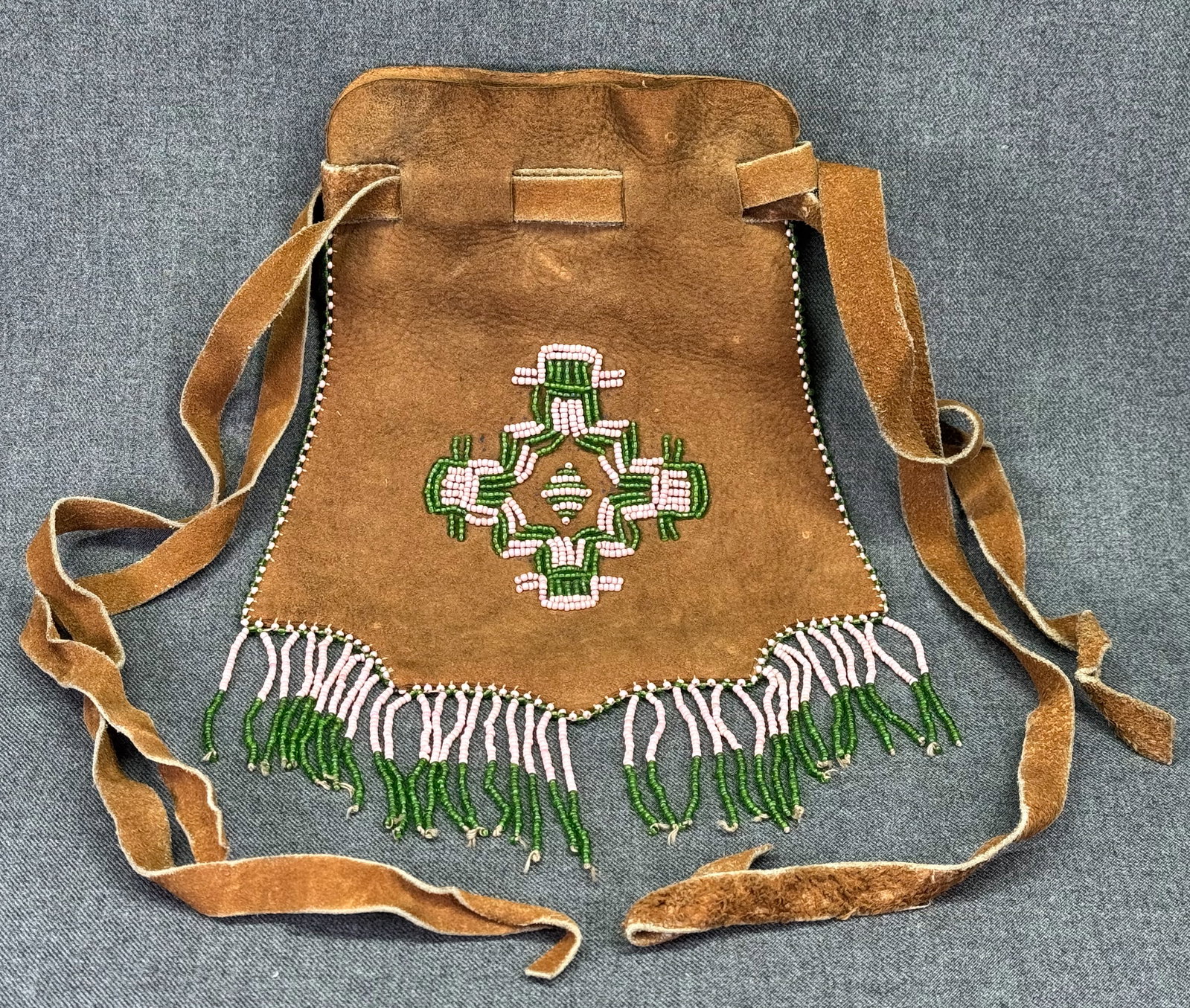Early 20th Century Native American Plains Beaded Hide Drawstring Pouch. *g (1 of 10)