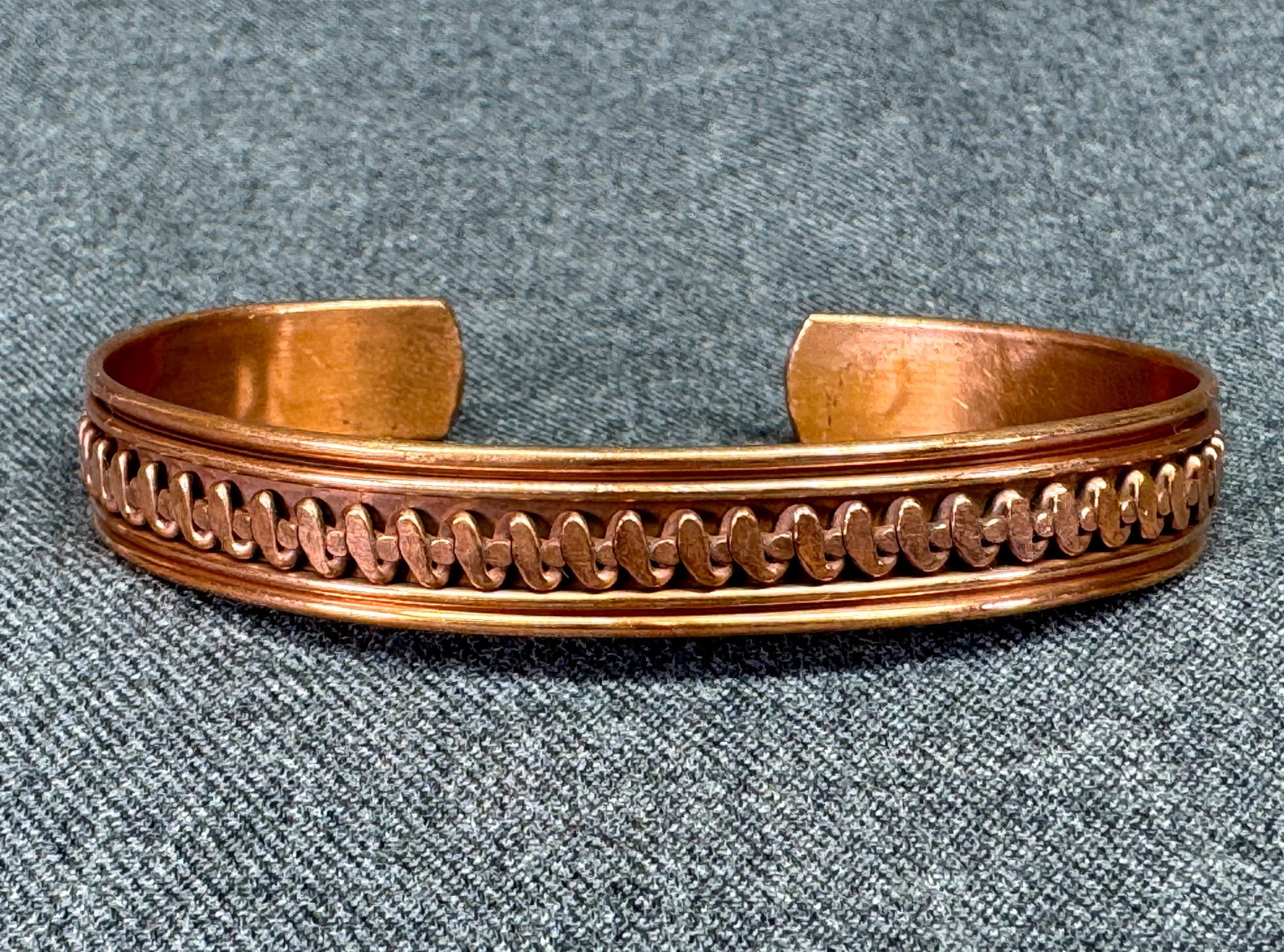 Vintage decorated solid copper cuff bracelet. *K - 3