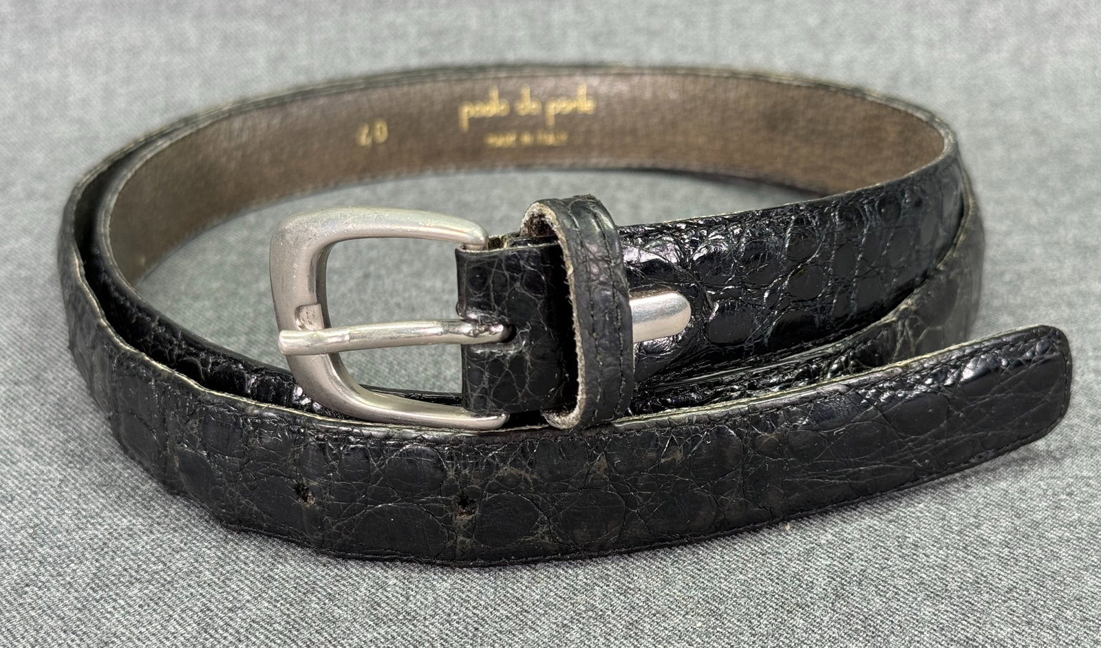 Vintage Paolo da Ponte Italy real crocodile black belt with silver-toned buckle: IN HOUSE FLAT SHIPPING & HANDLING COST WITHIN ALL THE U.S. : $8 To bypass LiveShipping, and use our In-House shipping service for $8 or shipping combined for multiple lots, please select “Arrang
