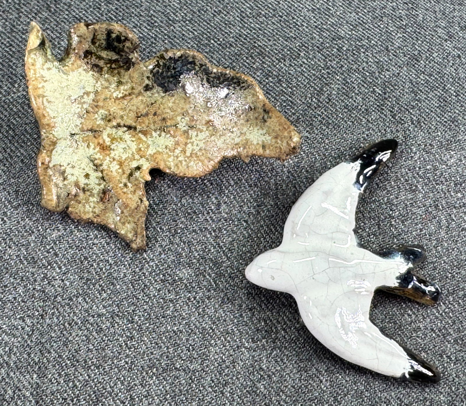 Vintage artsy hand crafted bird and leaf pottery brooch pins: IN HOUSE FLAT SHIPPING & HANDLING COST WITHIN ALL THE U.S. : $7 To bypass LiveShipping, and use our In-House shipping service for $7 or shipping combined for multiple lots, please select “Arrang