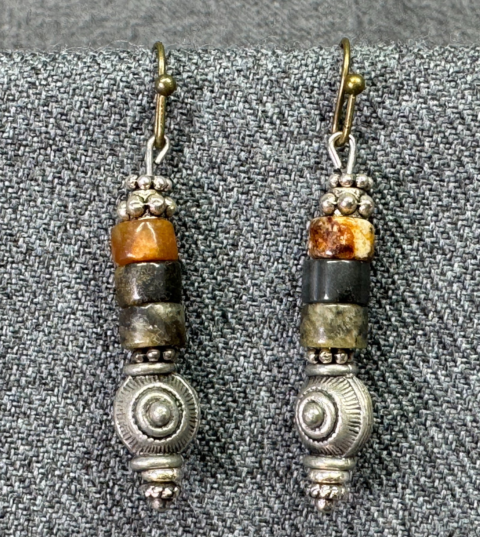 Vintage boho assorted heishi stone silver-toned beads bronze hook earrings: IN HOUSE FLAT SHIPPING & HANDLING COST WITHIN ALL THE U.S. : $7 To bypass LiveShipping, and use our In-House shipping service for $7 or shipping combined for multiple lots, please select “Arrang