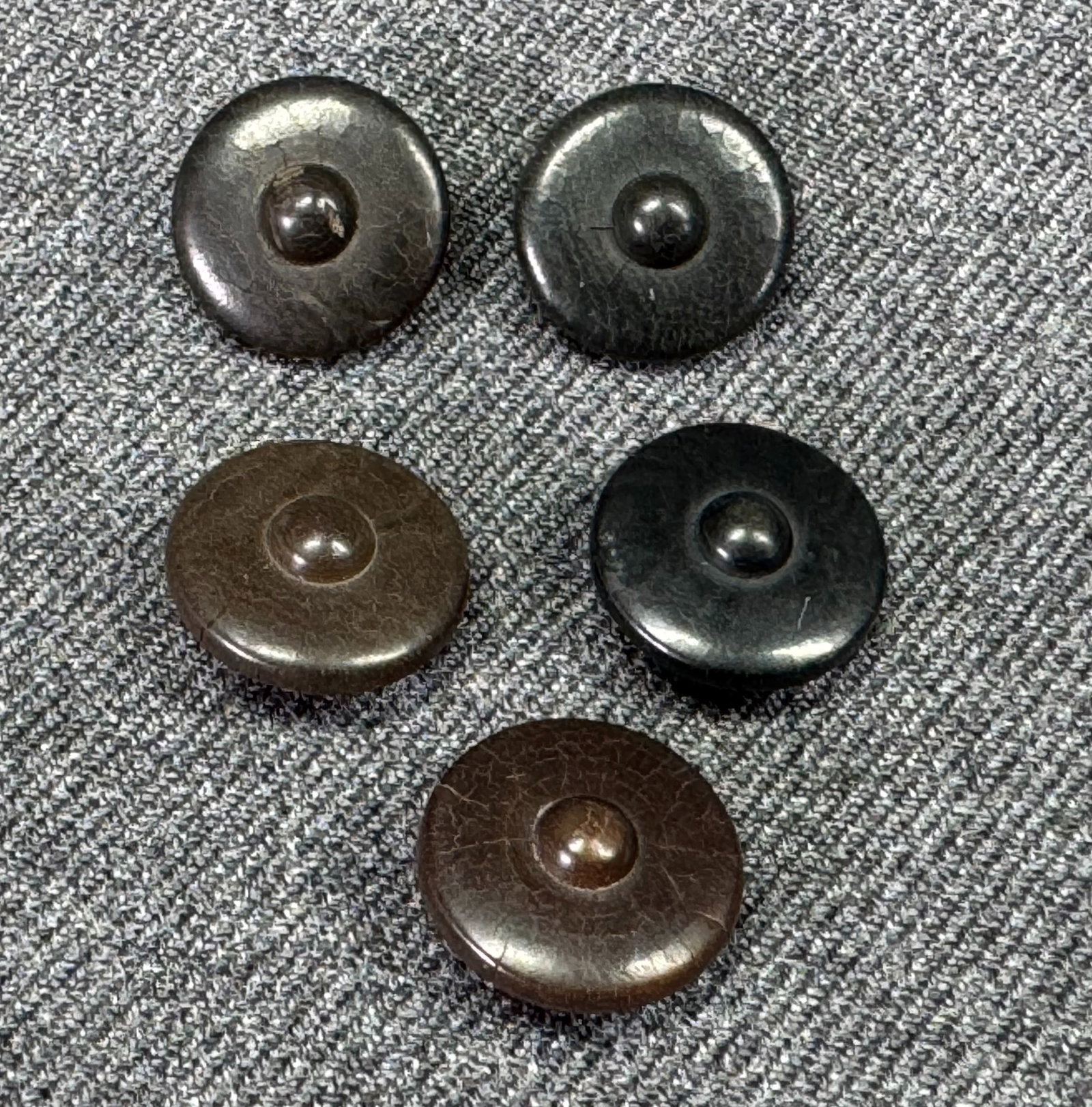 Vintage assorted galalith buttons. Lot of 5: IN HOUSE FLAT SHIPPING & HANDLING COST WITHIN ALL THE U.S. : $7 To bypass LiveShipping, and use our In-House shipping service for $7 or shipping combined for multiple lots, please select “Arrang