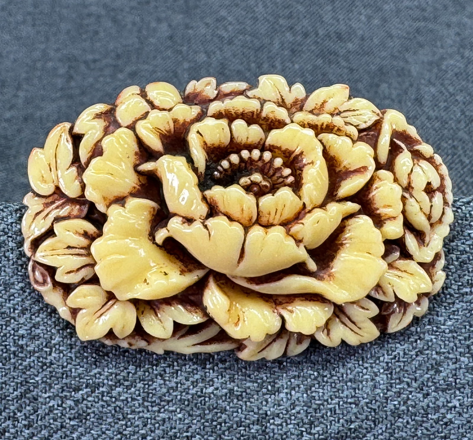 1930s Japanese Celluloid Floral Pin. *o (1 of 4)