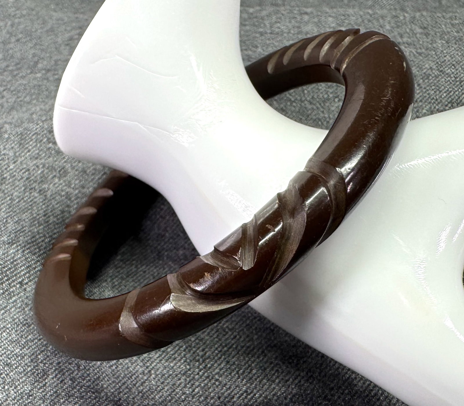 Art Deco Brown Bakelite Bangle Bracelet. *o (1 of 8)