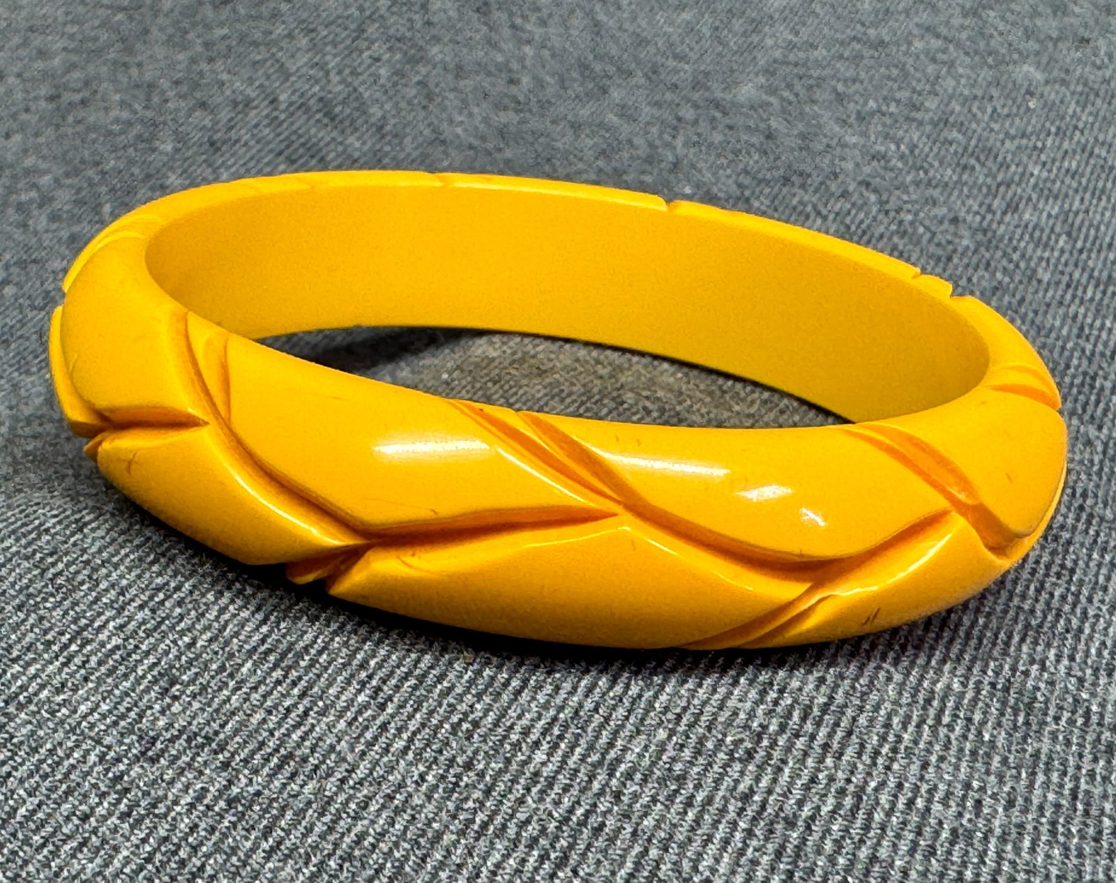 Art Deco Butterscotch Bakelite Bangle Bracelet. *o (1 of 8)