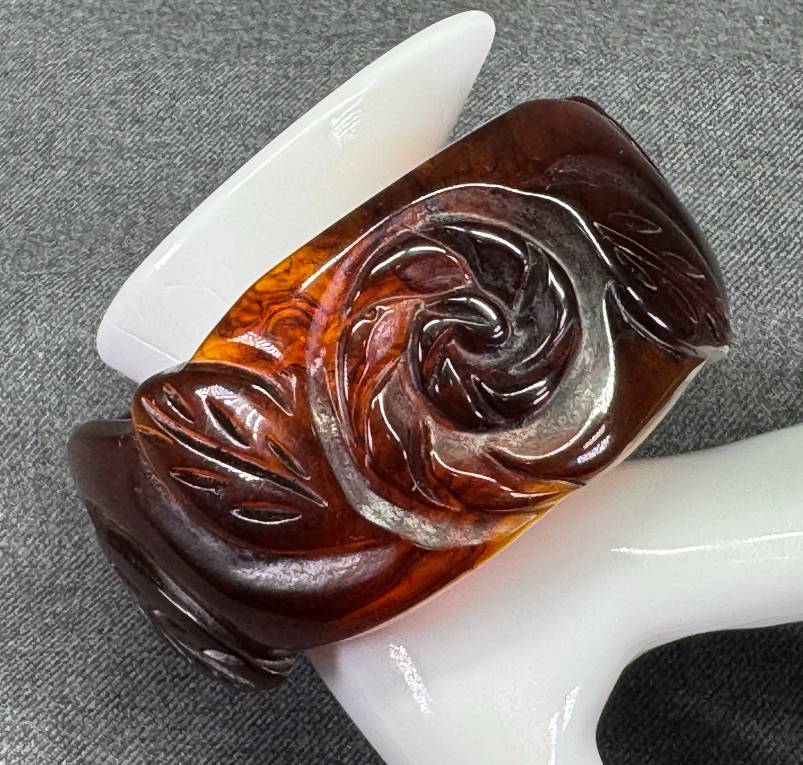 1970s Root Beer Lucite Floral Bangle Bracelet. *o (1 of 8)