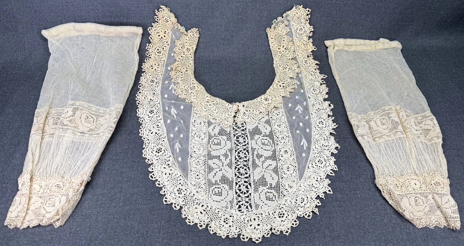 Antique Victorian Lace Collar & Undersleeves Cuff Set. *o: Antique Victorian Filet, Irish Crochet & Tulle Net Lace Collar & Undersleeves Cuff Set. For measures please refer to the pictures taken with a measuring tape. Weight: Grams. IN HOUSE FLAT SHIPPING & H