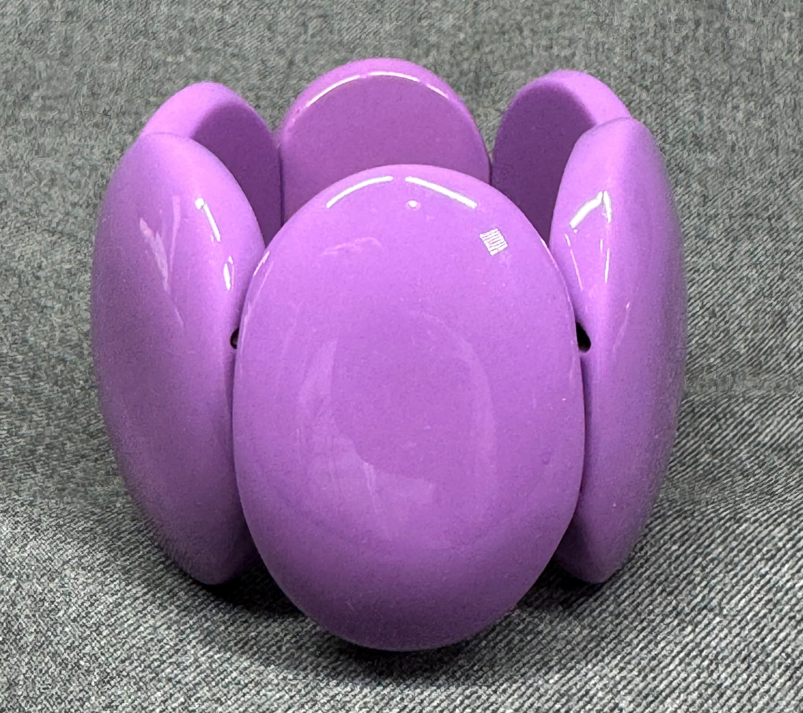 Sezane Style Retro Lilac Resin Stretch Cuff Bracelet. *o: Sezane Style Retro Lilac Resin Stretch Cuff Bracelet. Unmarked. For measures please refer to the pictures taken with a measuring tape. Weight: 142 Grams. IN HOUSE FLAT .SHIPPING & HANDLING COST WITHIN