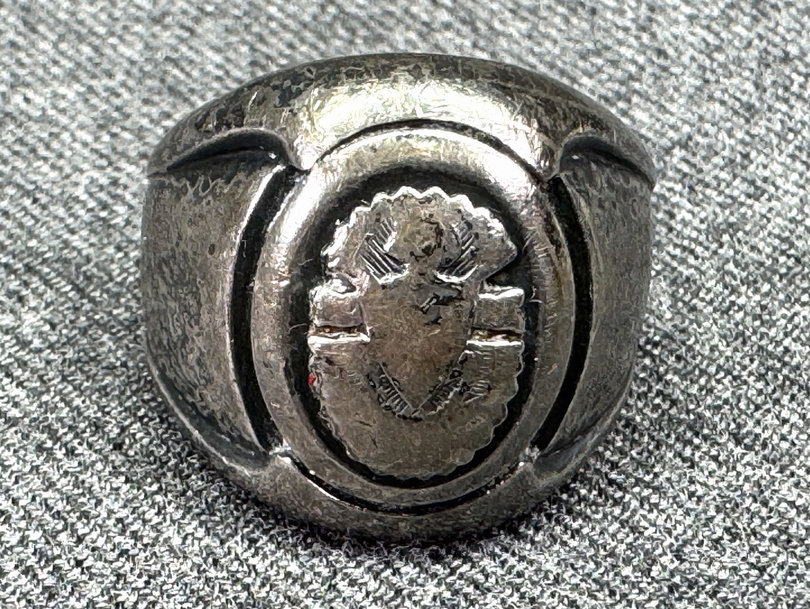 Vintage heavy sterling silver outlaw biker ring. Eagle? shield? #B: Vintage heavy sterling silver outlaw biker ring. Eagle? shield? . Marked sterling. For measures please refer to the pictures taken with a measuring tape. Weight: 20.95 Grams. IN HOUSE FLAT SHIPPING & 