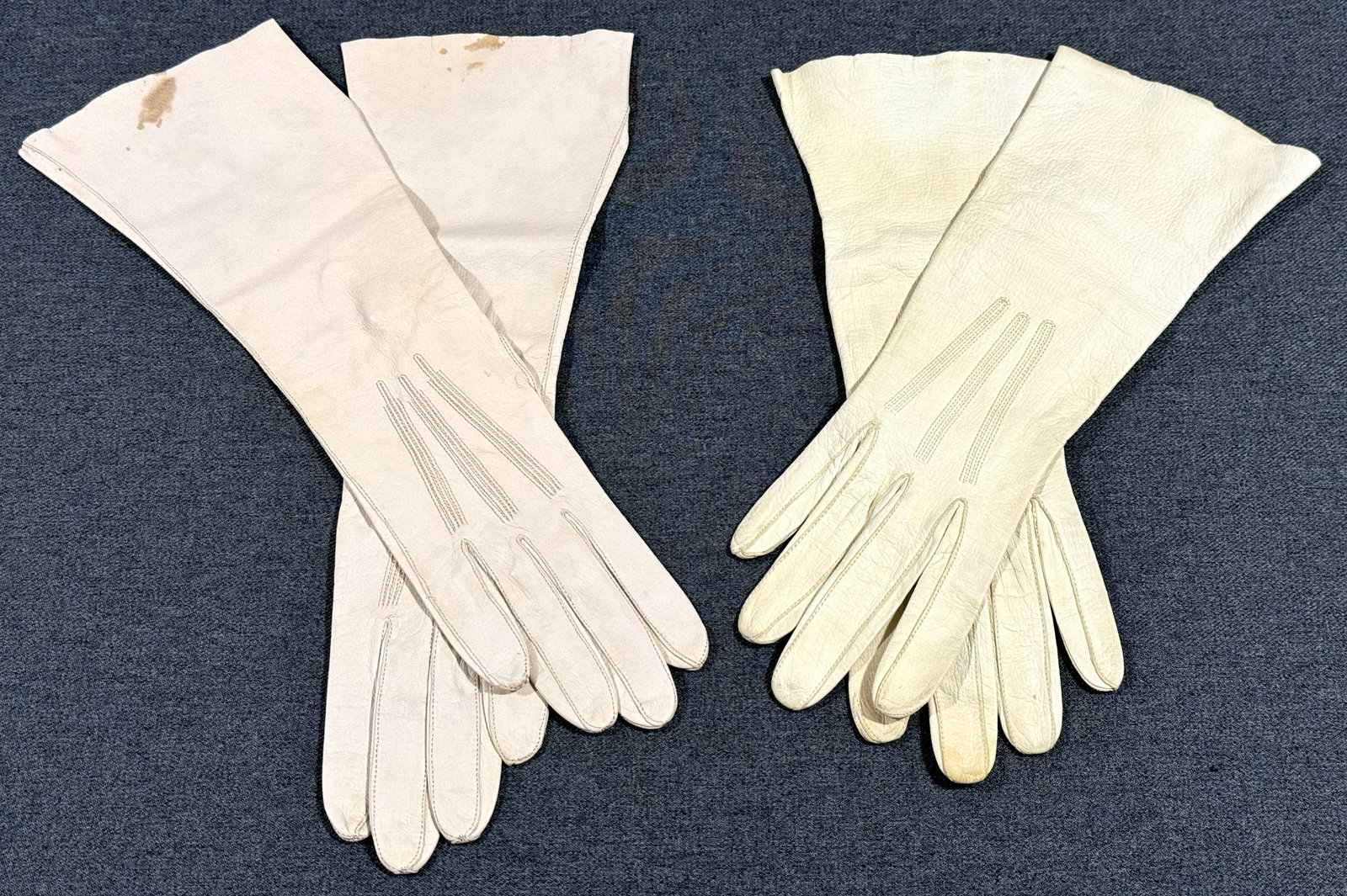 Vintage Oberon Paris Made in France genuine leather gloves Size 6 1/2 Lot of 2: IN HOUSE FLAT SHIPPING & HANDLING COST WITHIN ALL THE U.S. : 7 To bypass LiveShipping, and use our In-House shipping service for 7 or shipping combined for multiple lots, please select “Arrange 