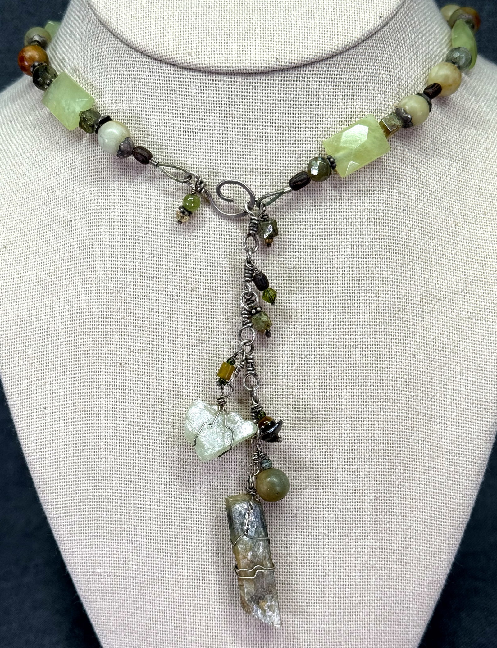 Vintage Artisan Boho Multistone Wood Sterling Silver Lariat Necklace. *p: Vintage Artisan Boho Multistone Wood Sterling Silver Lariat Necklace. Unmarked. For measures please refer to the pictures taken with a measuring tape. Weight: 45 Grams. IN HOUSE FLAT SHIPPING & HANDLI