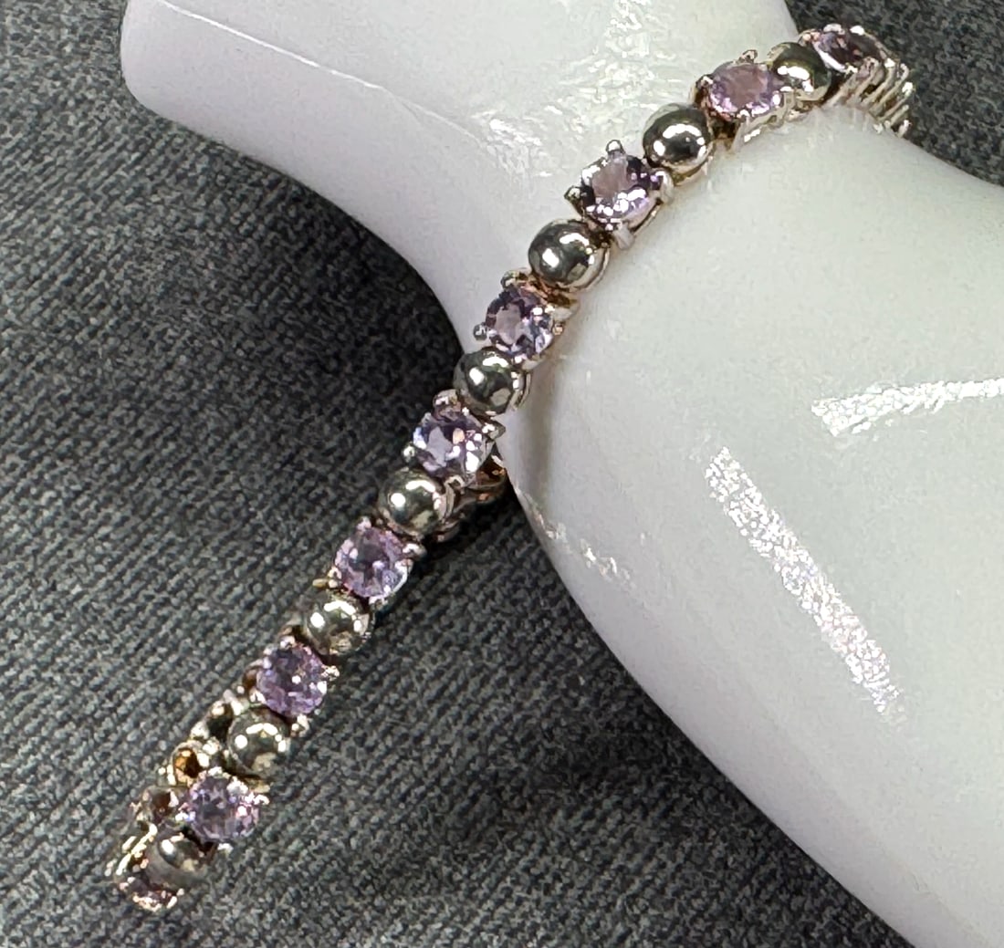 Dee Berkley Vintage 925 Sterling Silver Amethyst Tennis Bracelet. *p: Dee Berkley Vintage 925 Sterling Silver Amethyst Tennis Bracelet. Marked DBJ 925. For measures please refer to the pictures taken with a measuring tape. Weight: 9.01 Grams. IN HOUSE FLAT SHIPPING & HA