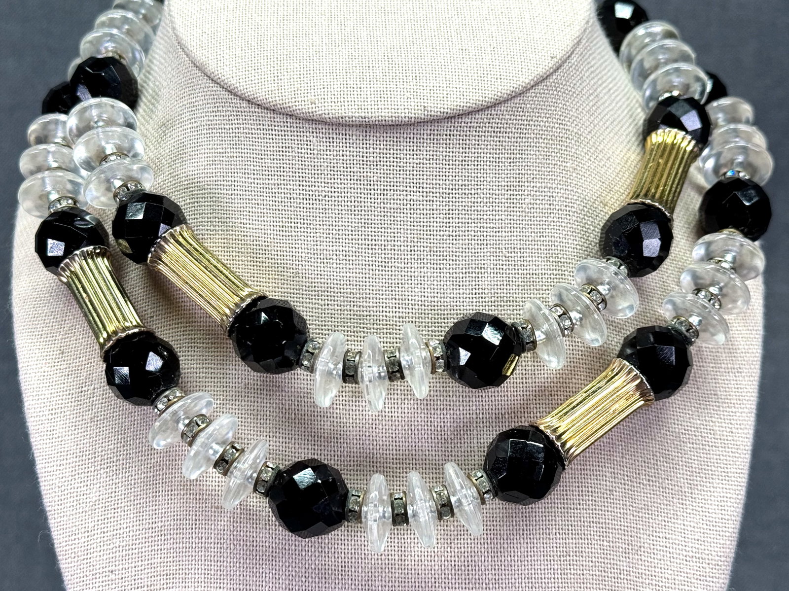 Vintage Art Deco Revival Lucite Rhinestone Gold-Tone Statement Necklace. *p: Vintage 1980s Art Deco Revival Lucite, Rhinestone Rondelles, Gold-Tone Bead Statement Necklace.Unmarked. For measures please refer to the pictures taken with a measuring tape. Weight: 115 Grams. IN HO