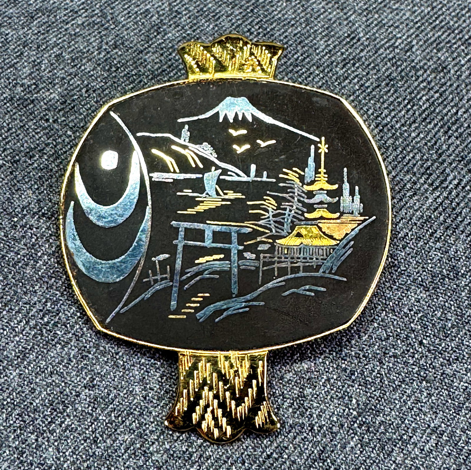 Amita Japan Vintage Damascene Lantern Landscape Brooch Pin. *p: Amita Japan Vintage 24K Gold Damascene Lantern Landscape Brooch Pin. Marked. For measures please refer to the pictures taken with a measuring tape. Weight: 16 Grams. IN HOUSE FLAT SHIPPING & HANDLING 