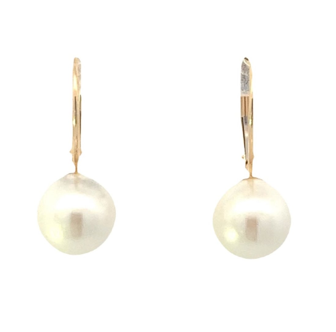 8MM PEARL LEVER BACK EARRINGS SET IN 14KT YELLOW GOLD: 14KT YELLOW GOLD LEVER BACK EARRINGS WITH 8MM WHITE CULTURED PEARLS 1.4 GRAMS